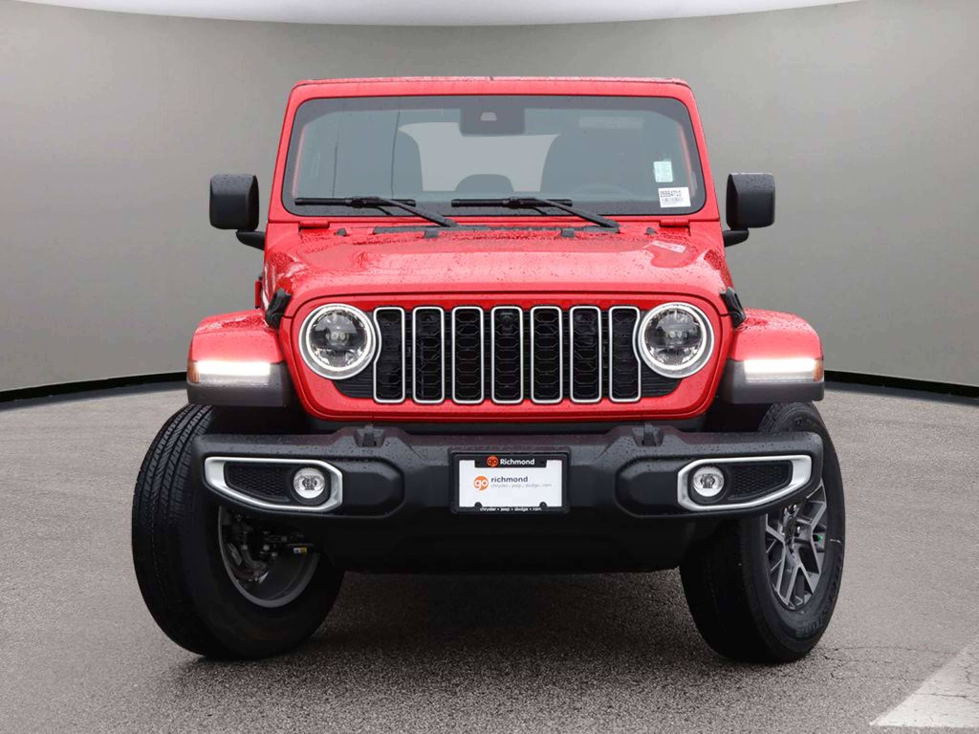 2025 Jeep Wrangler Sahara photo 2