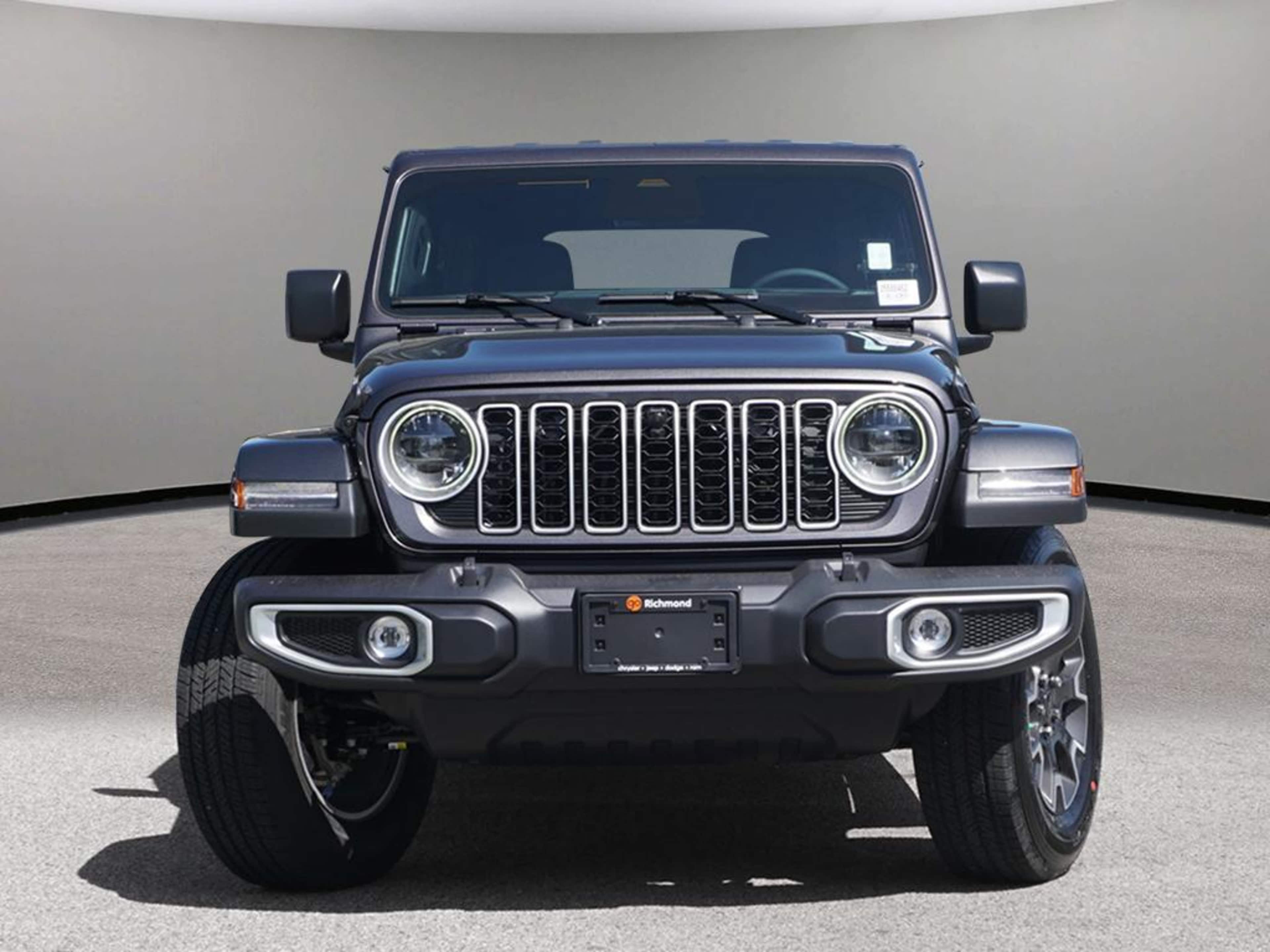 2025 Jeep Wrangler Sahara photo 2