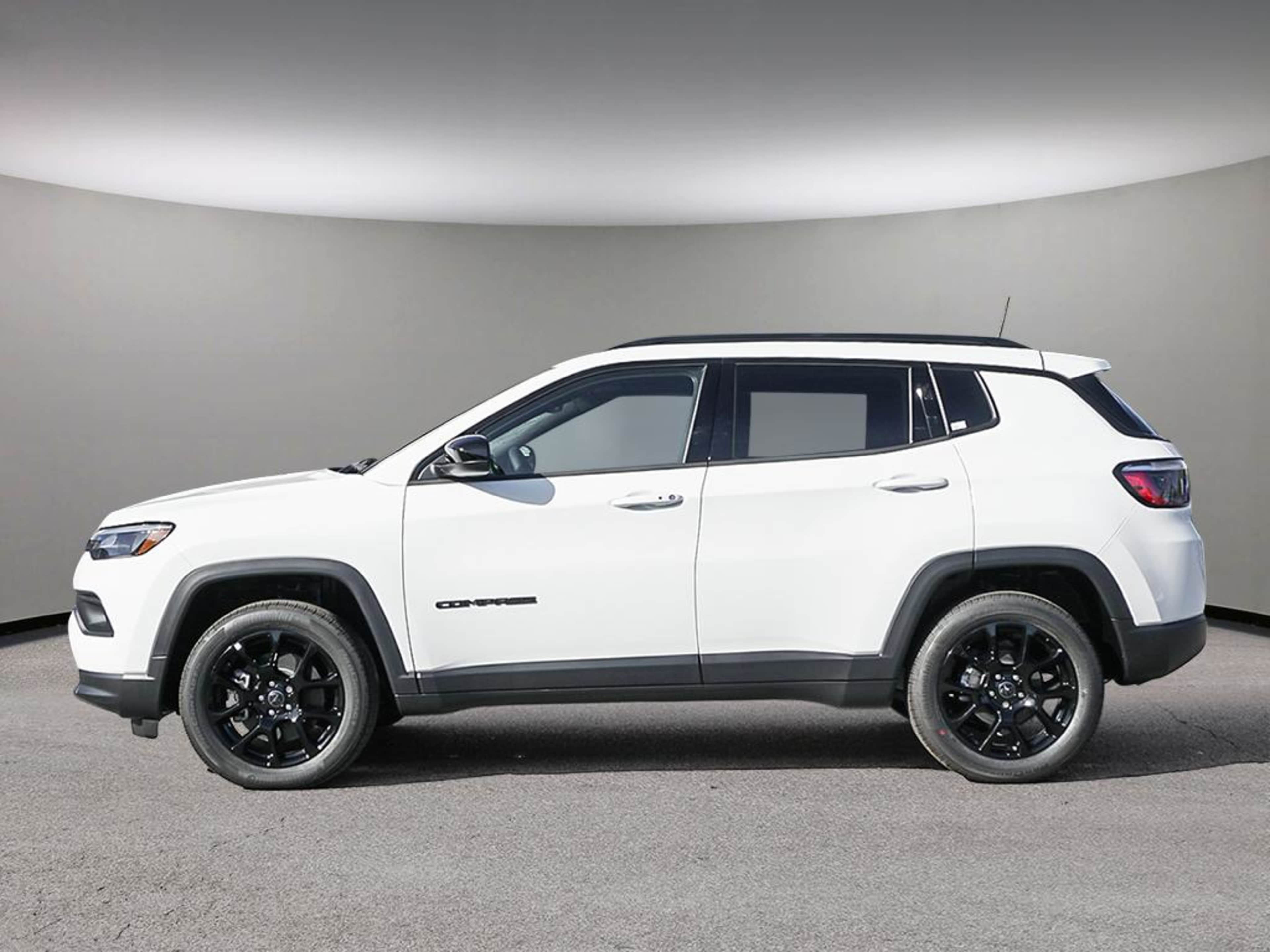 2025 Jeep Compass Latitude Lux Altitude photo 2