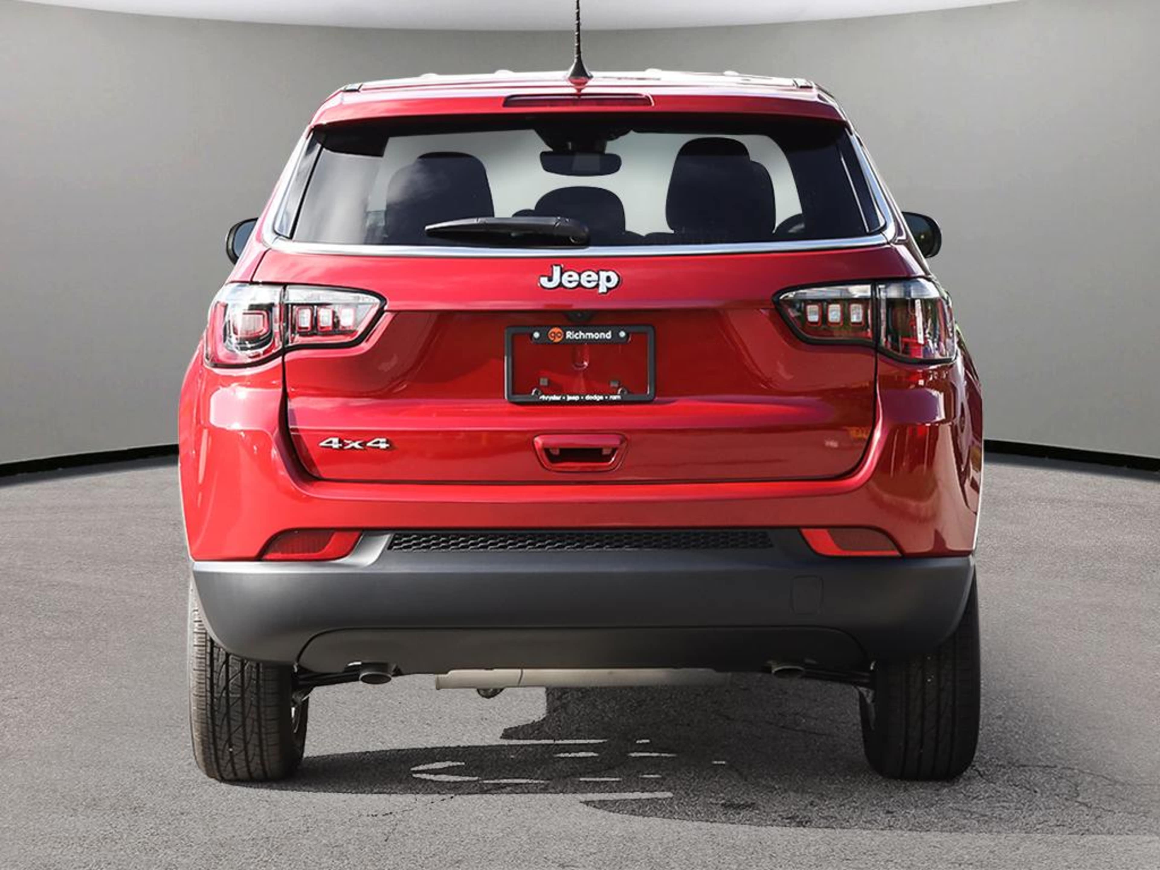 2025 Jeep Compass Sport photo 4