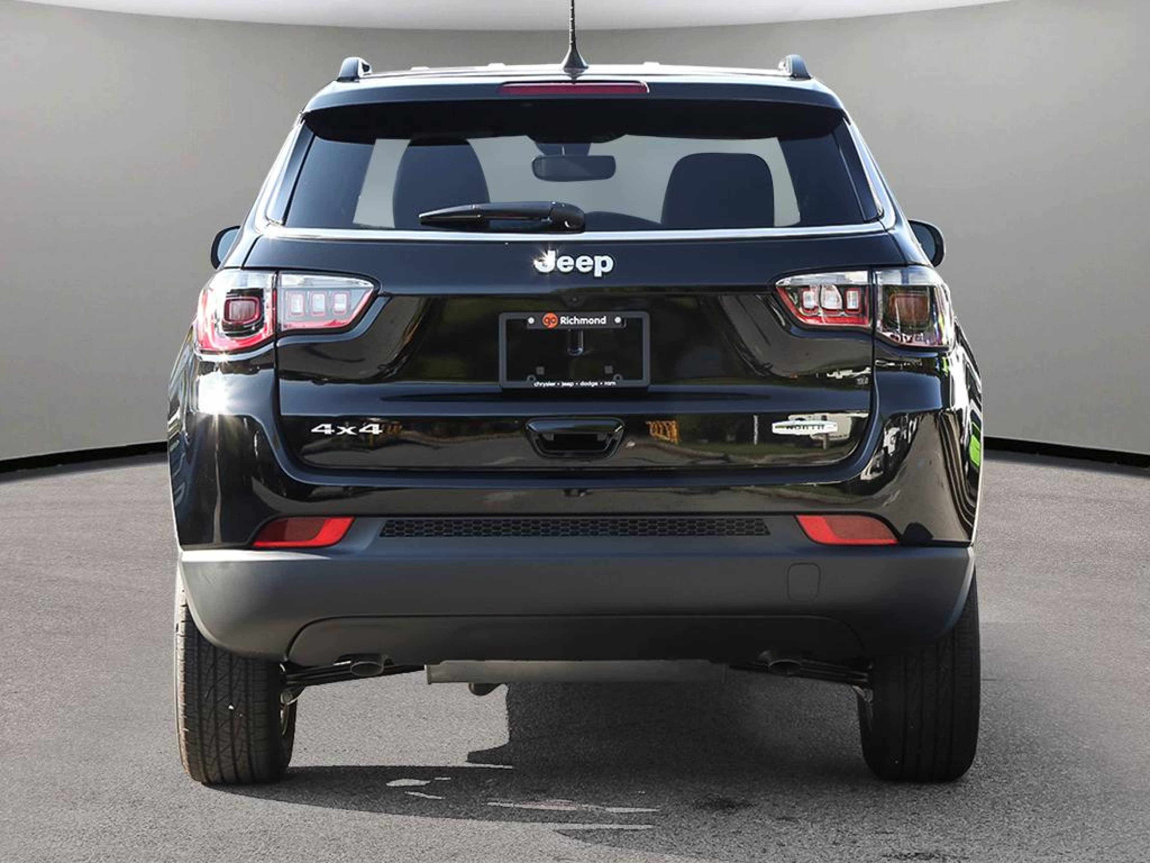 2025 Jeep Compass North Edition photo 3
