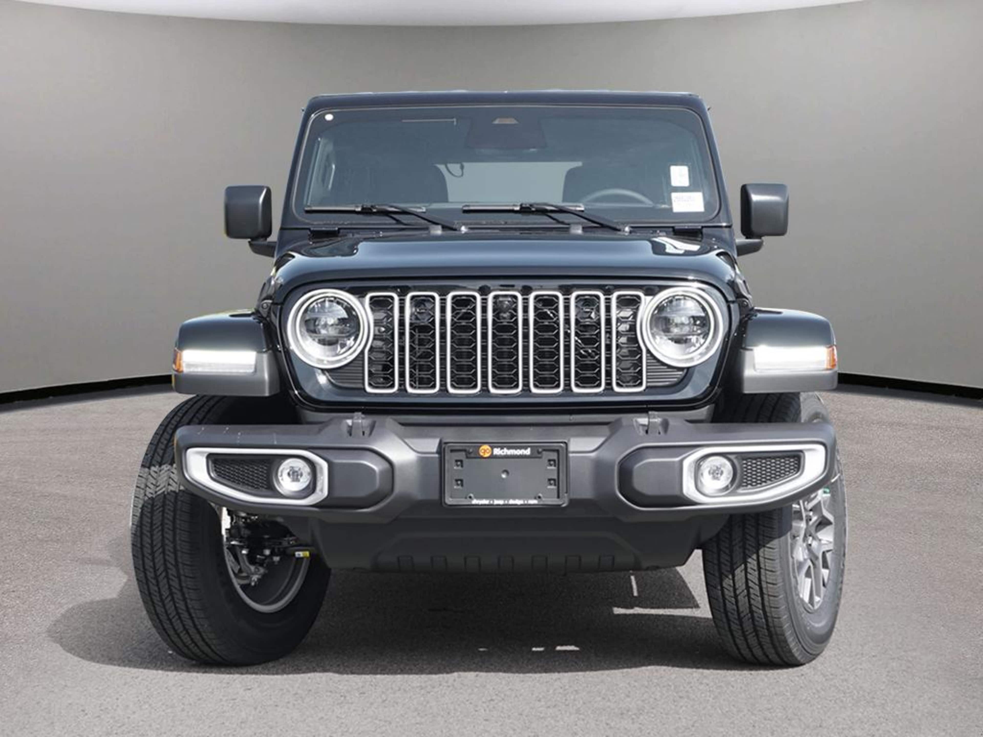 2025 Jeep Wrangler Sahara photo 2