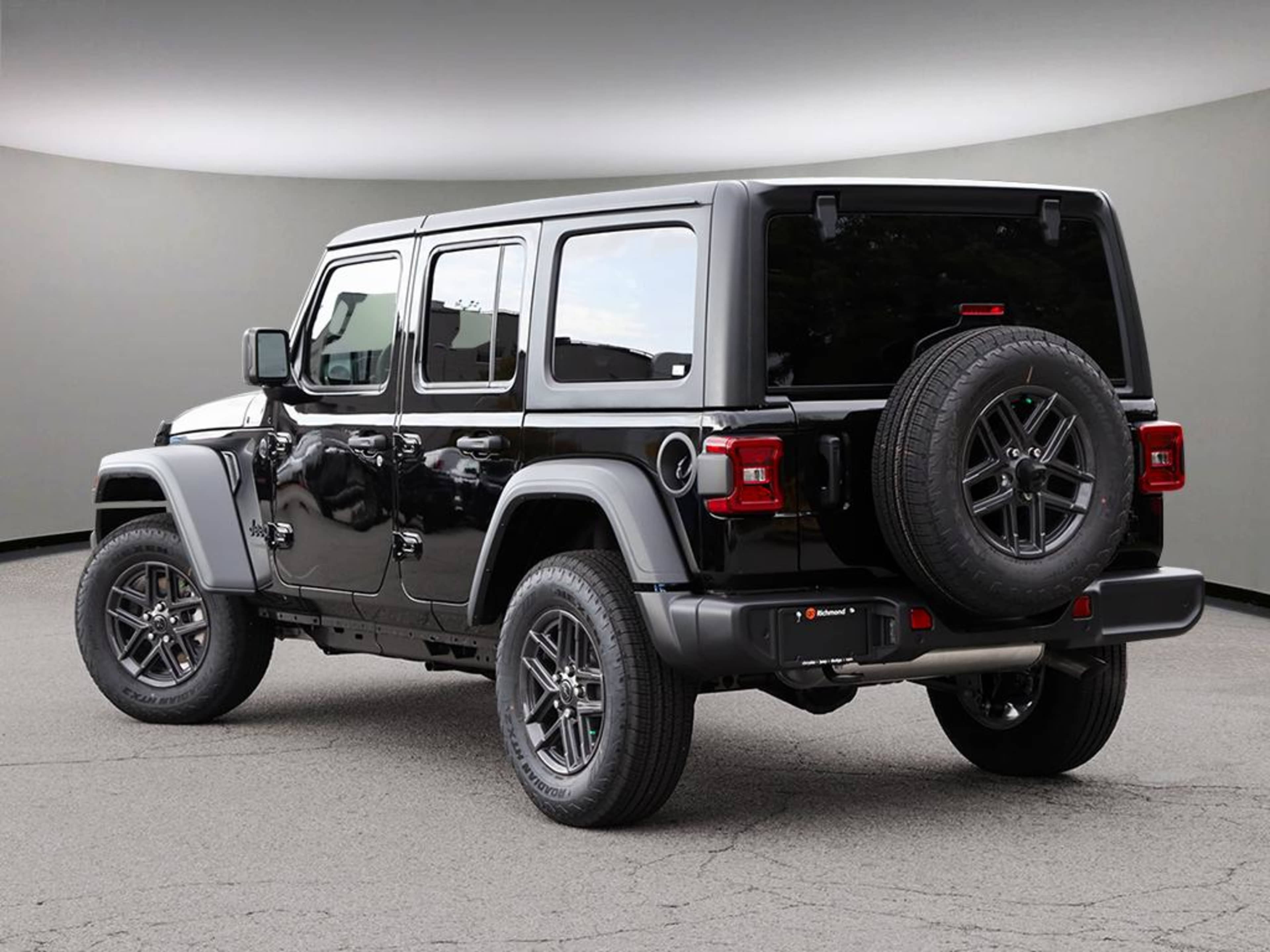 2025 Jeep Wrangler Sport S photo 4