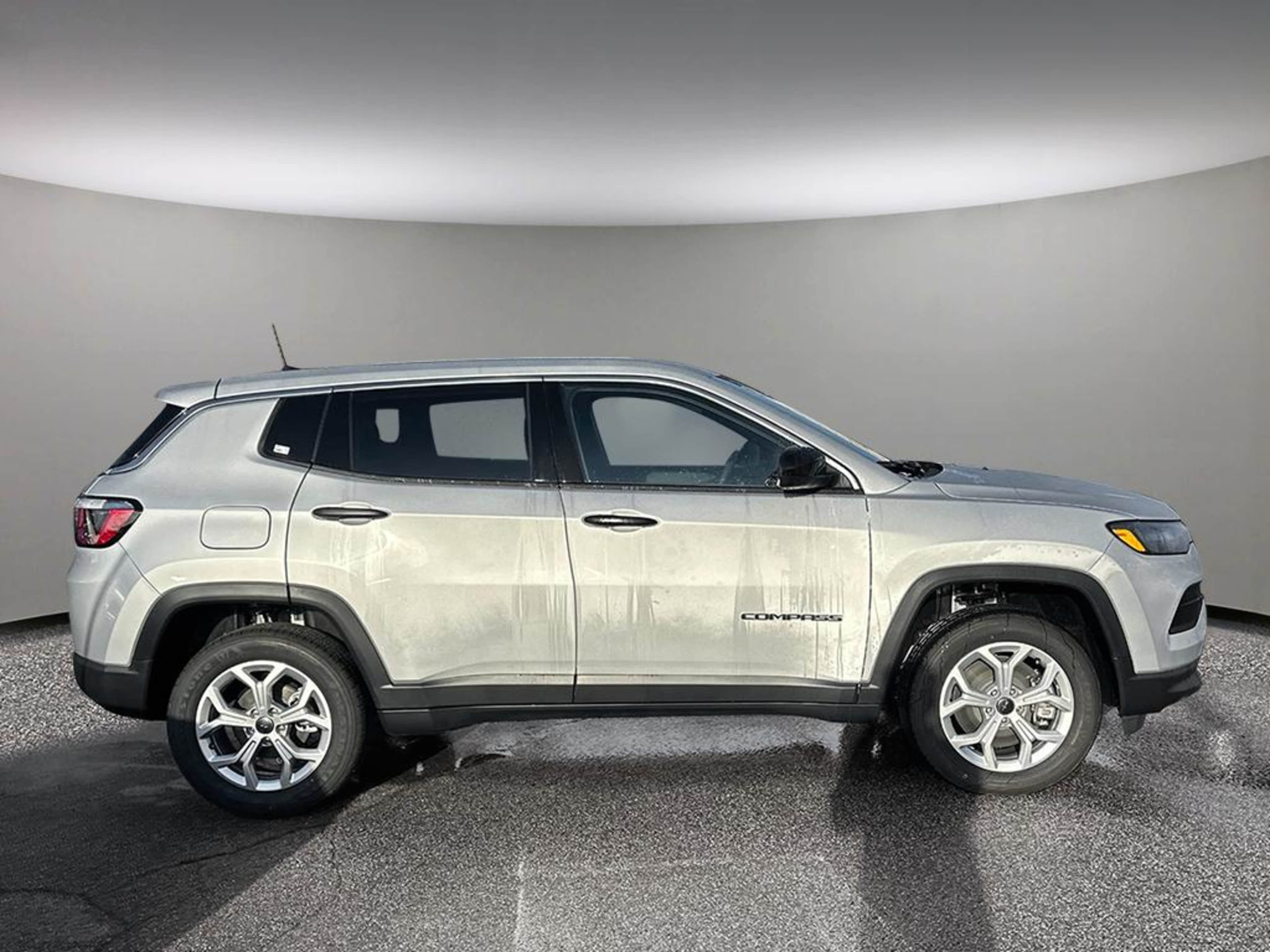 2026 Jeep Compass Sport photo 2