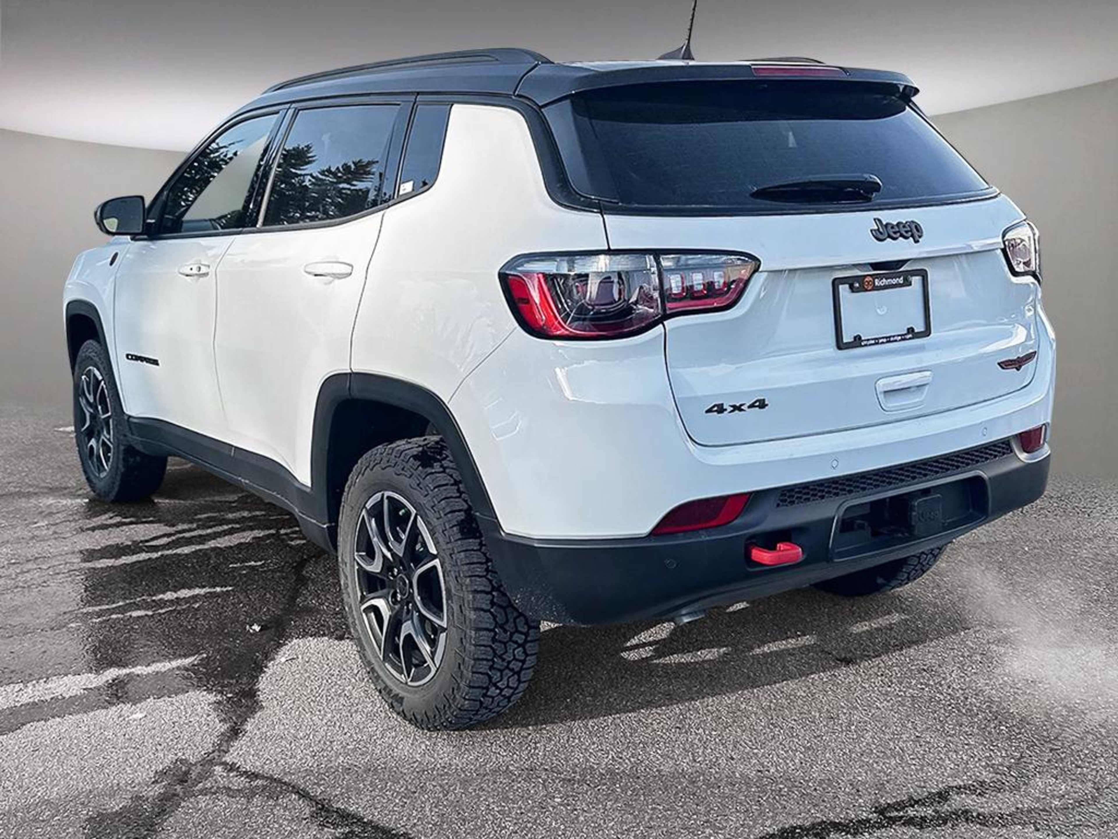 2026 Jeep Compass Trailhawk photo 2