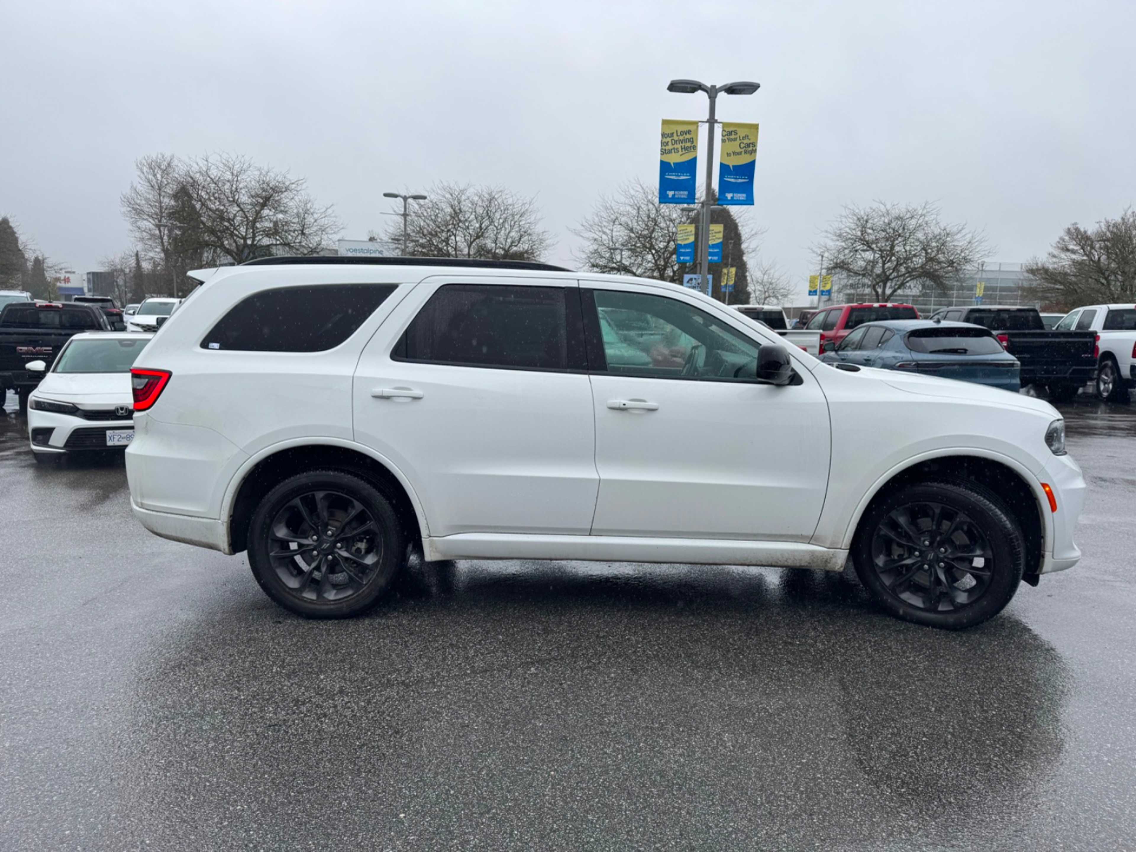 2023 Dodge Durango GT photo 3