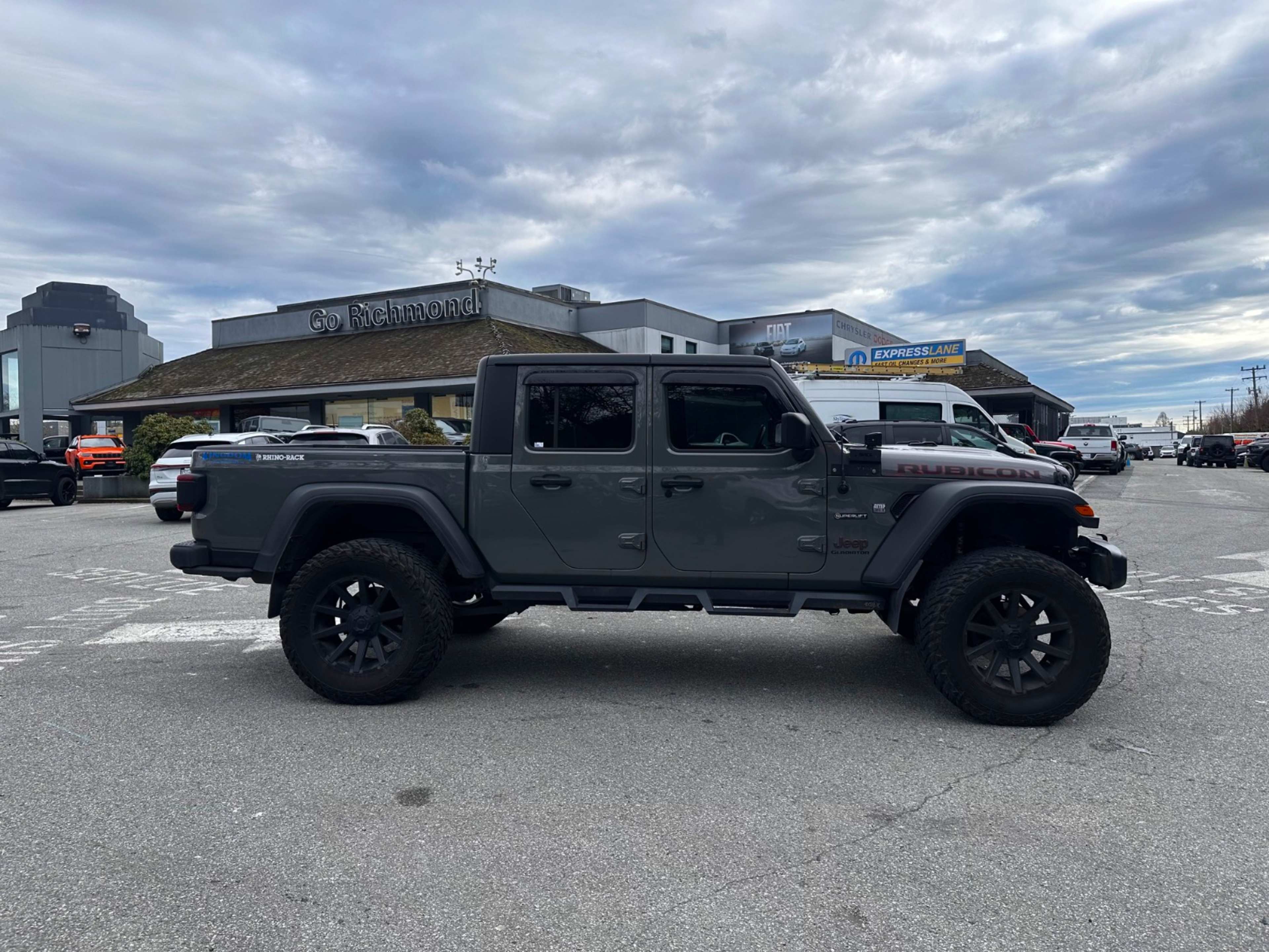 2021 Jeep Gladiator Rubicon photo 2