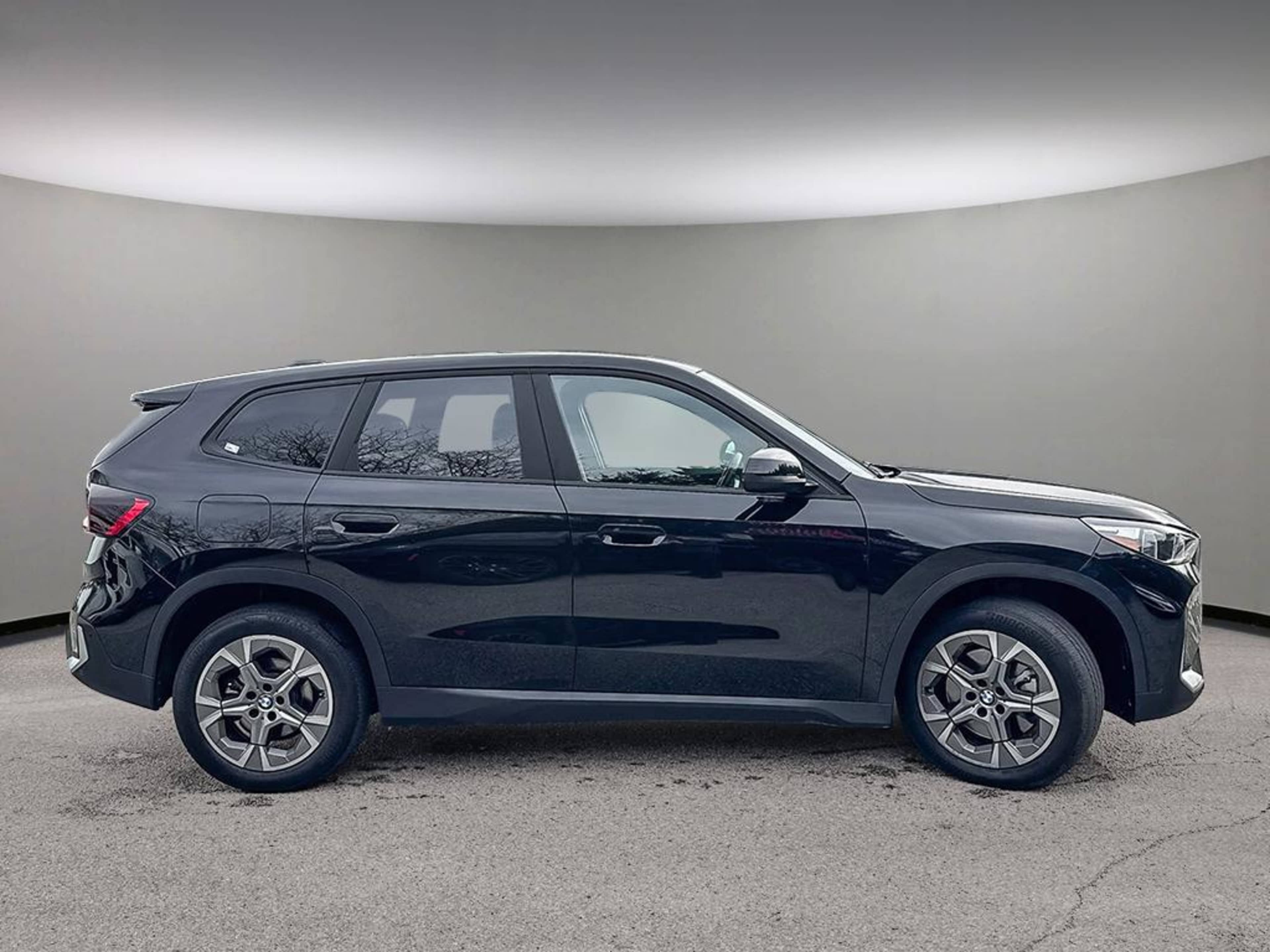 2025 Bmw X1 XDrive28i photo 2