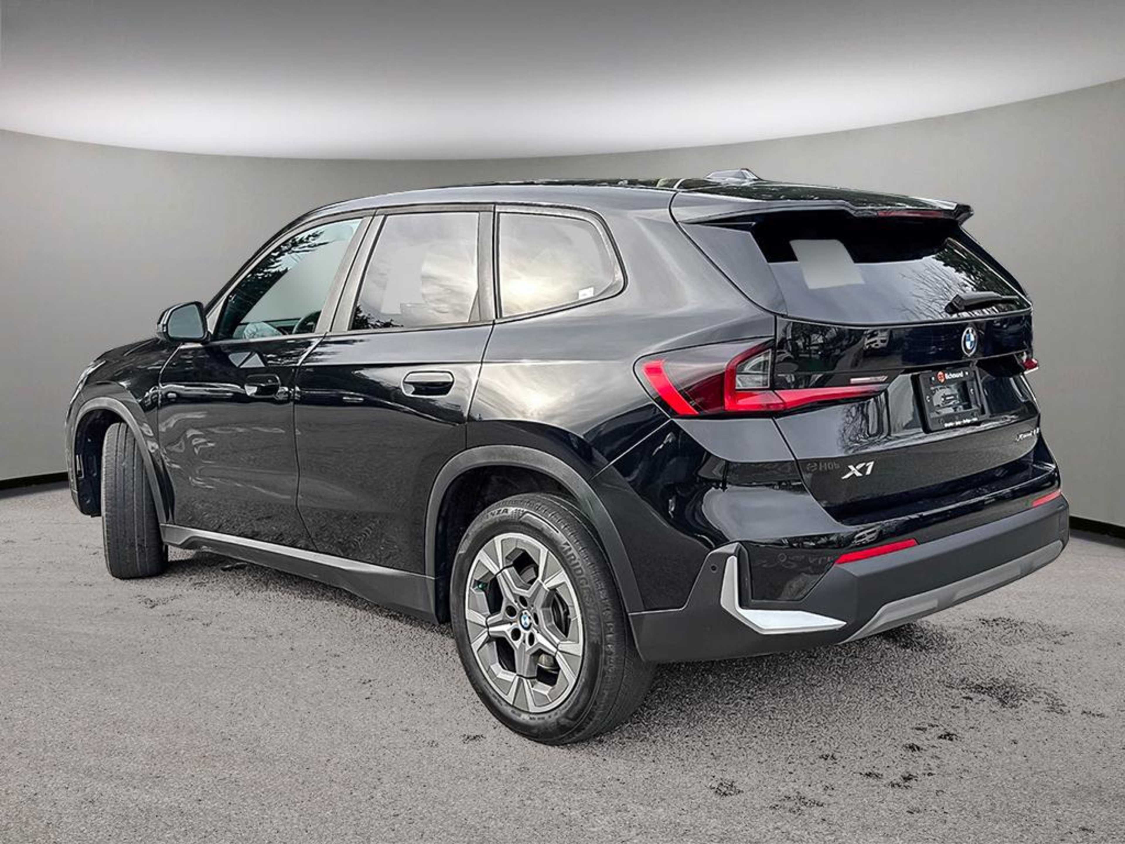 2025 Bmw X1 XDrive28i photo 3
