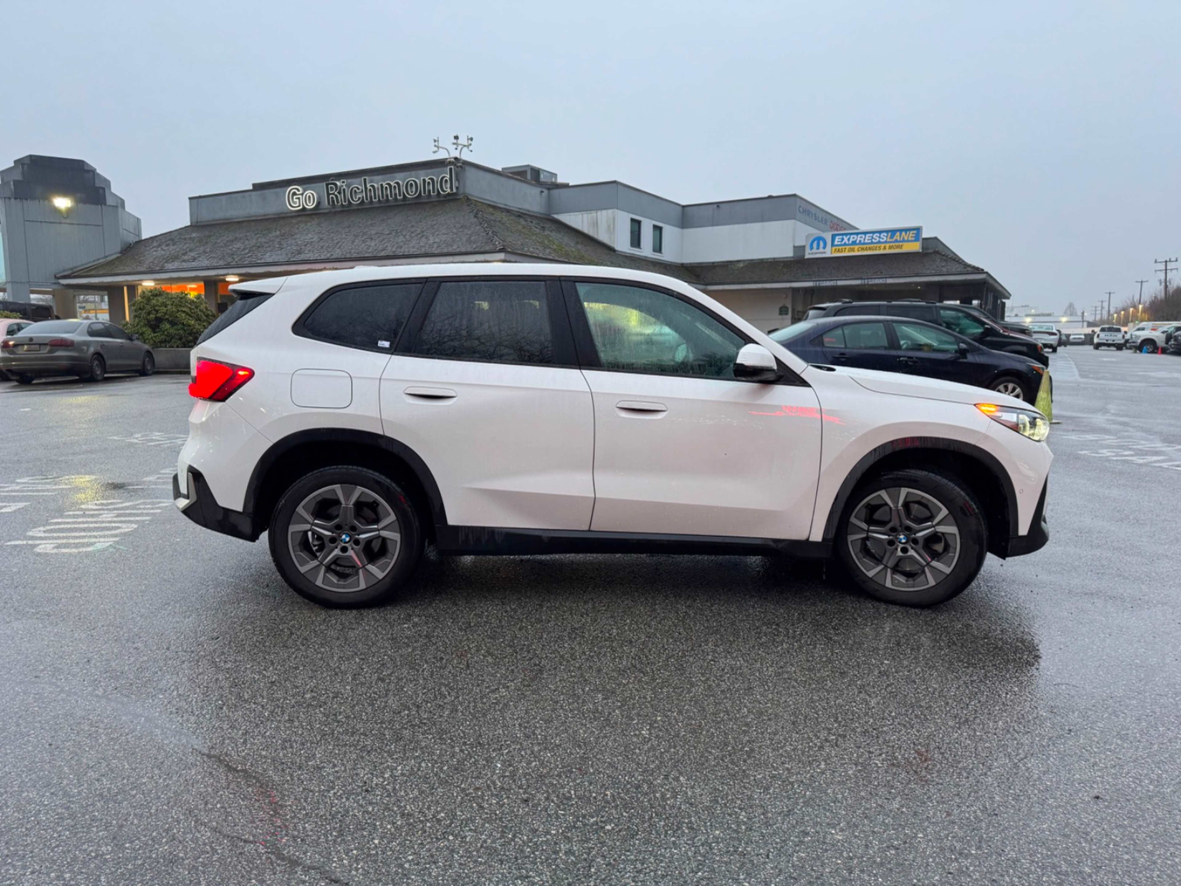 2025 Bmw X1 XDrive28i photo 2