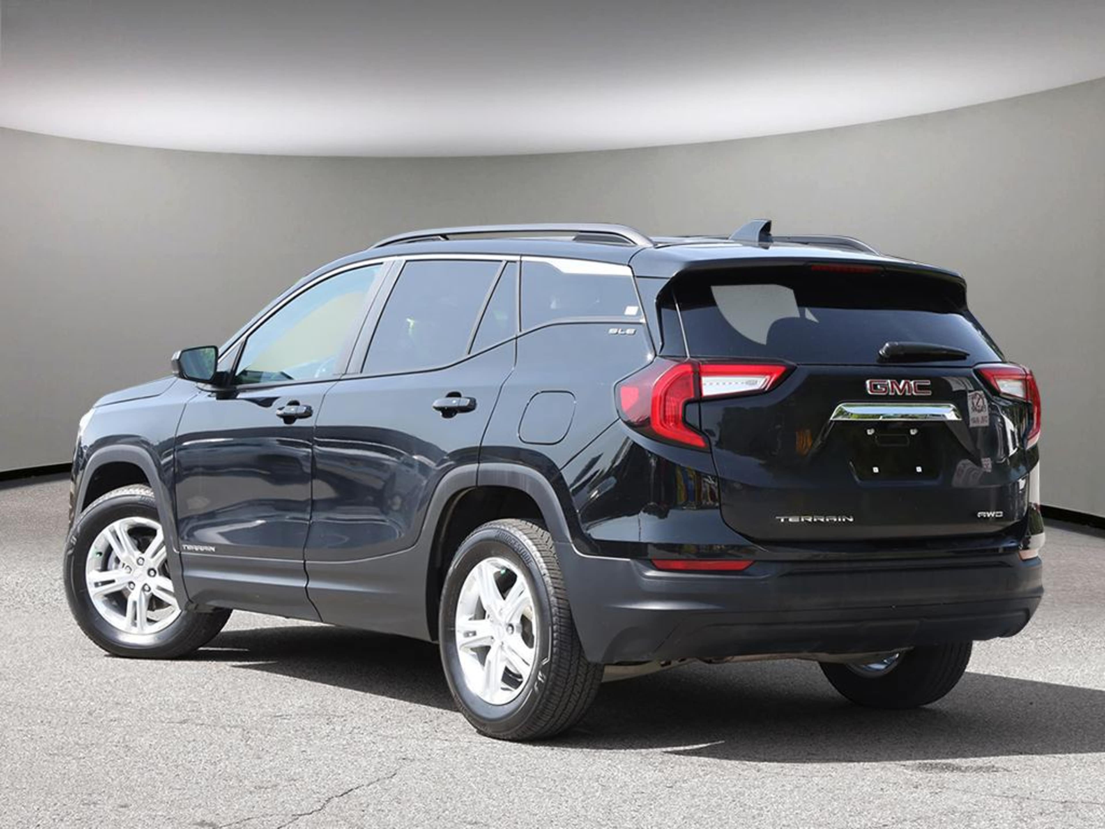 2024 Gmc Terrain SLE photo 3