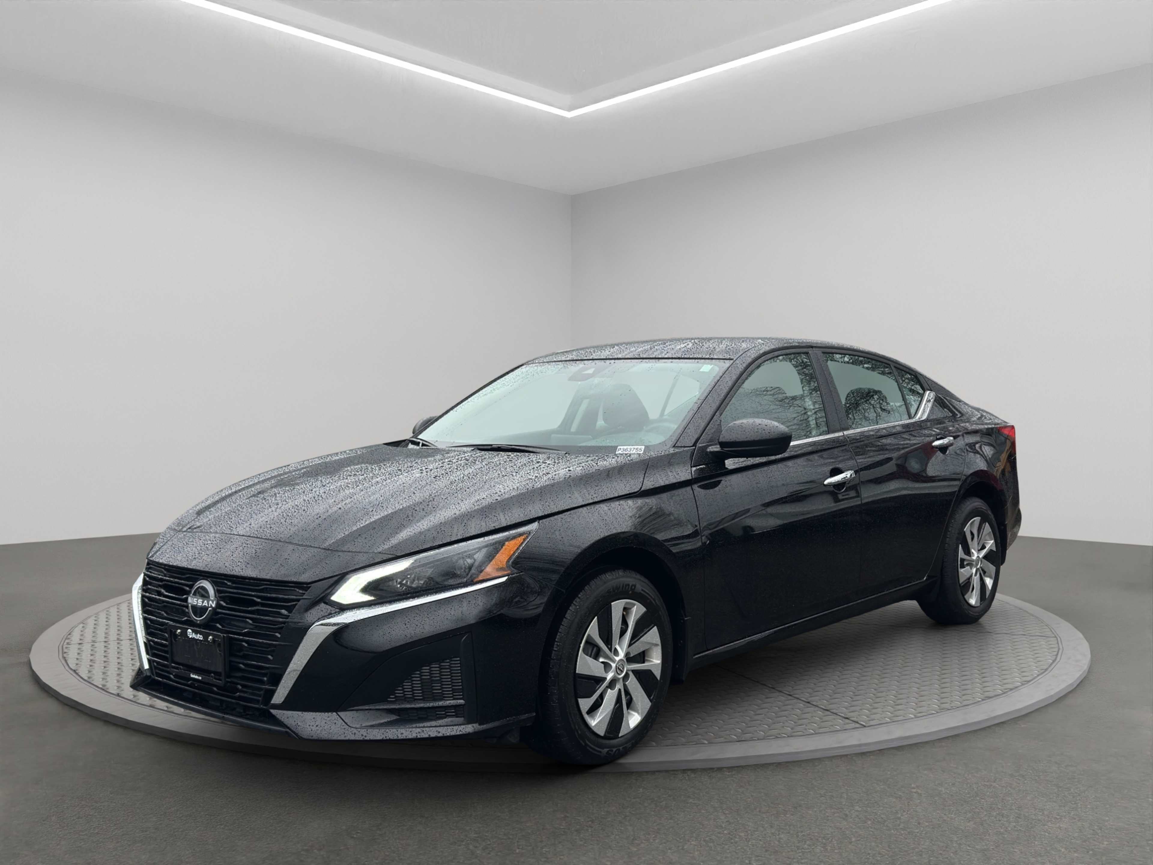 Voxcar NISSAN Altima SEDAN in Black, VICTORIA