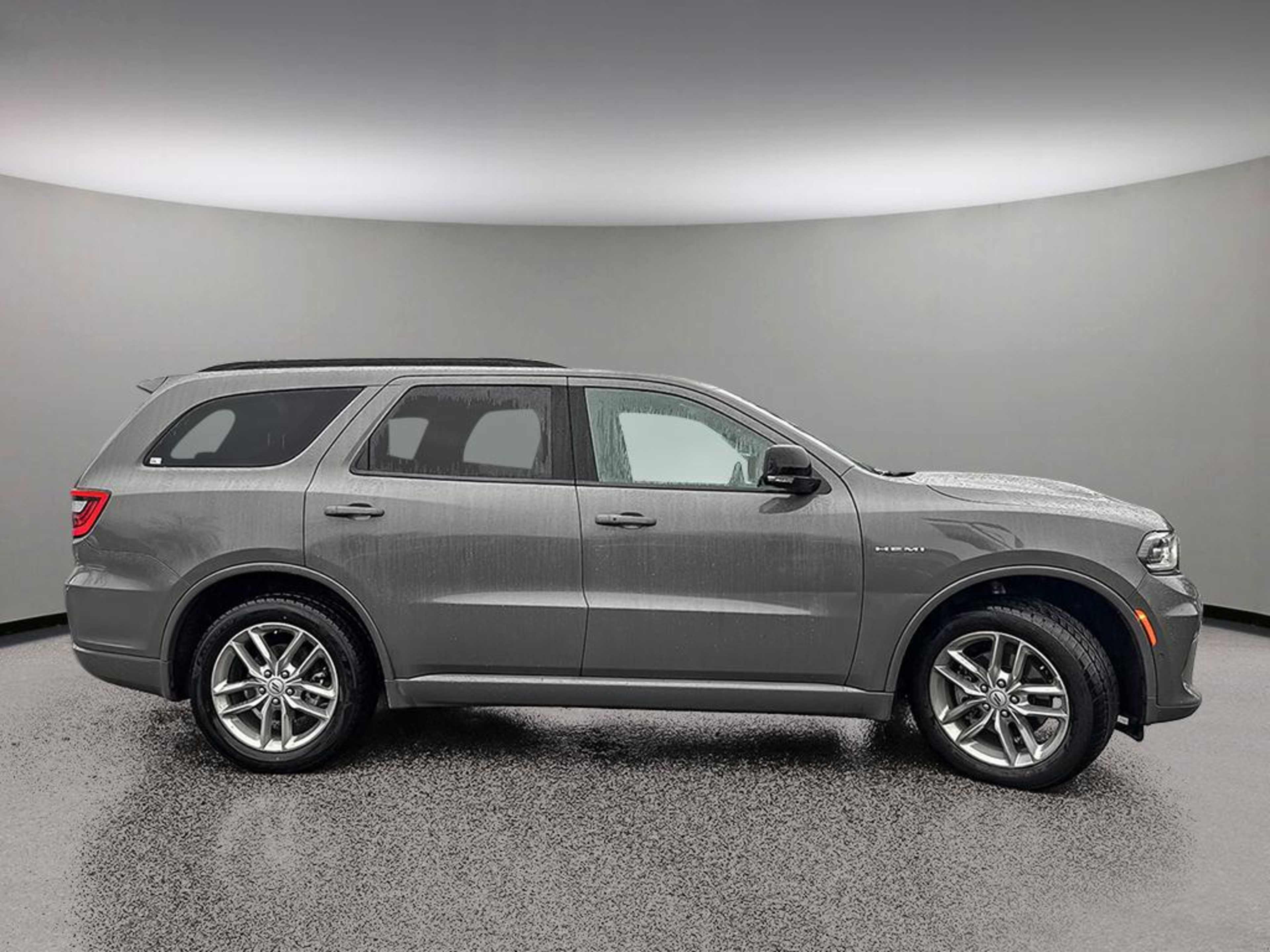 2025 Dodge Durango R/T Plus photo 3