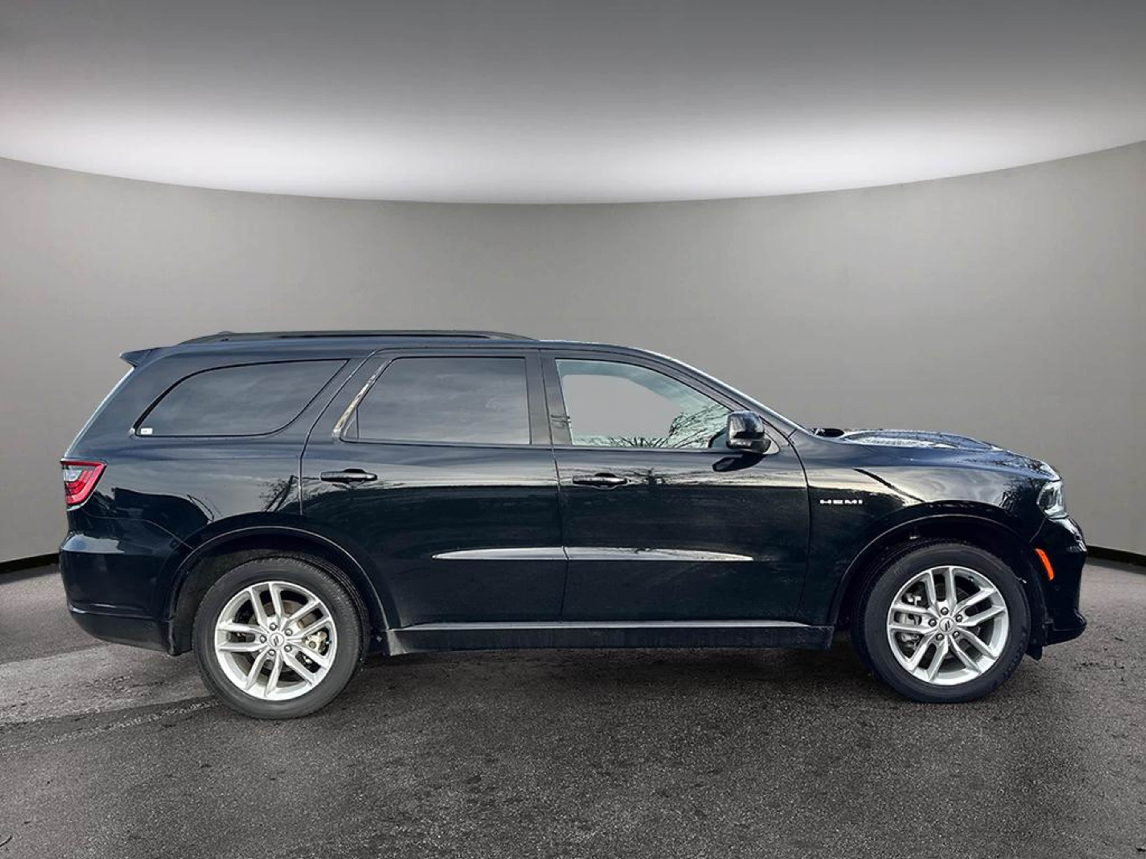 2025 Dodge Durango R/T Plus photo 3