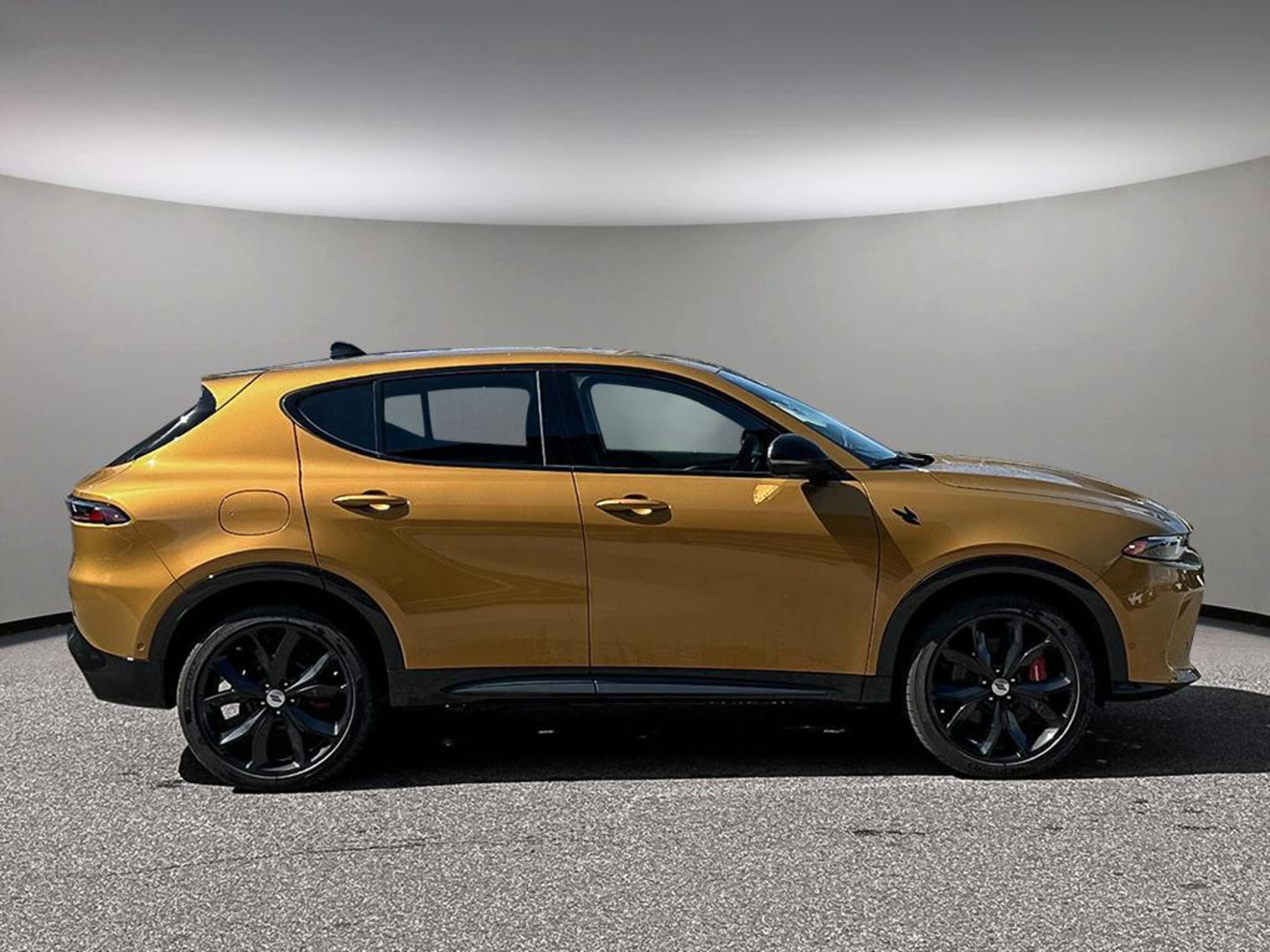 2024 Dodge Hornet R/T photo 3