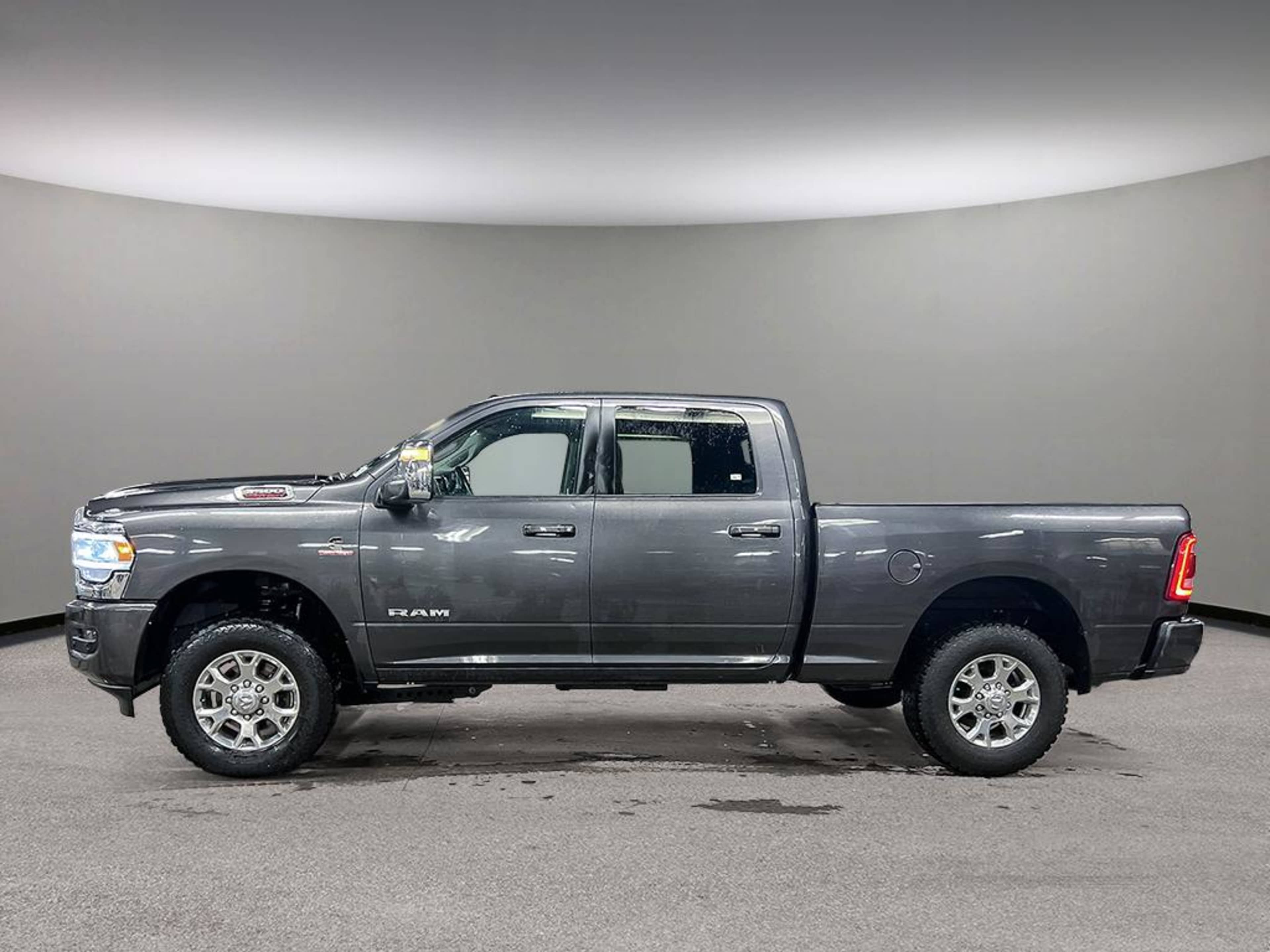 2023 Ram 3500 Laramie photo 3