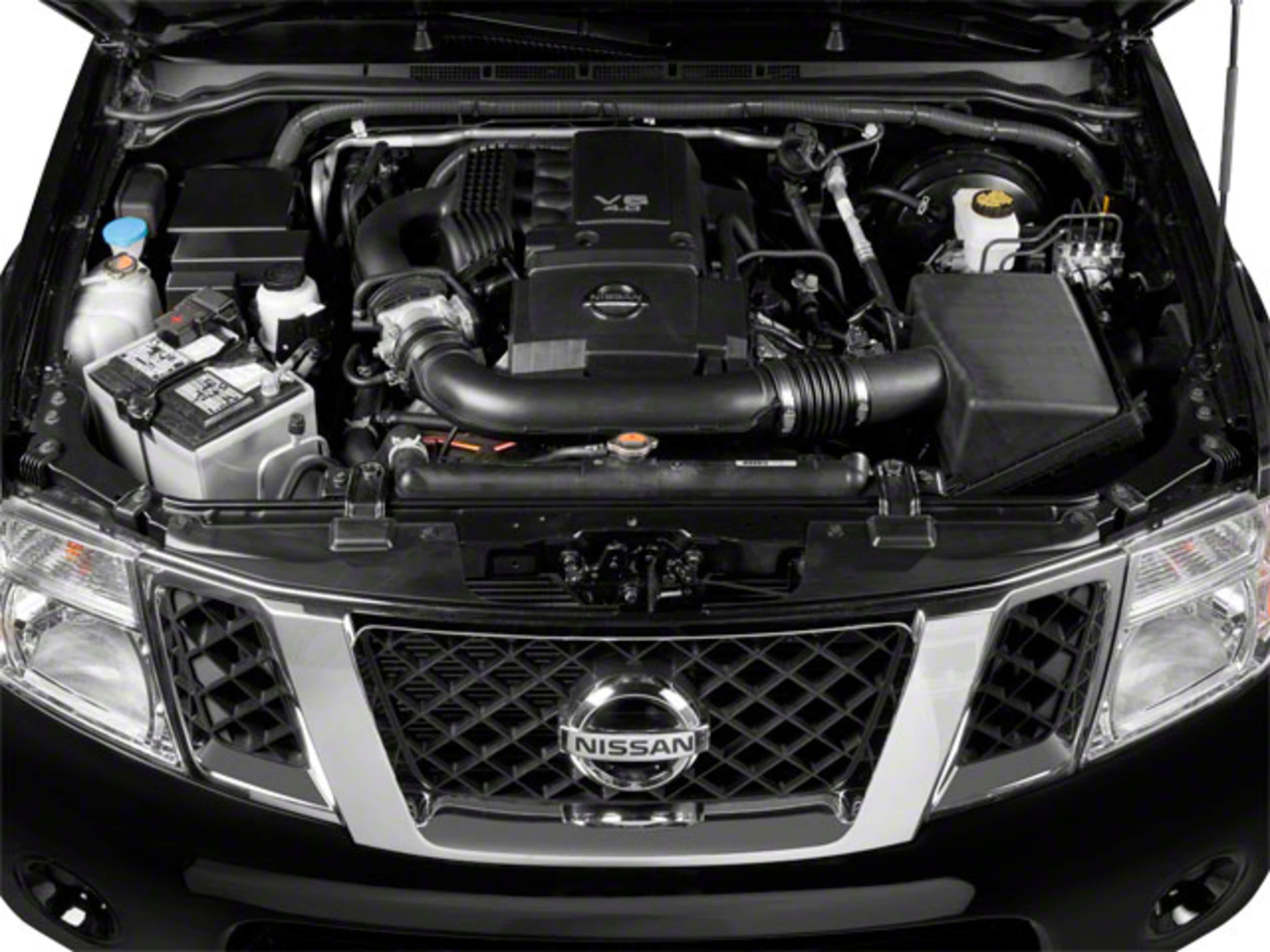 2012 Nissan Pathfinder SV photo 2