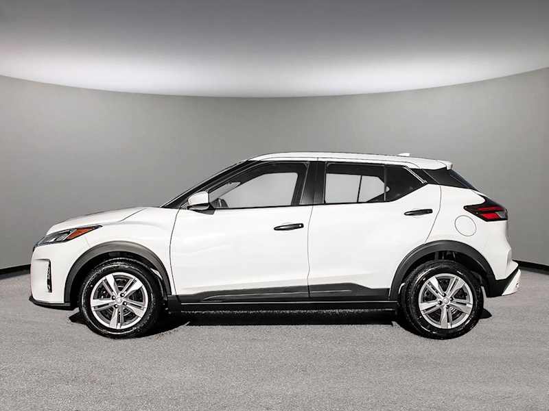 2025 Nissan Kicks Play