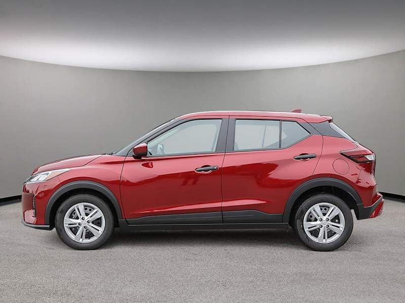 2025 Nissan Kicks Play