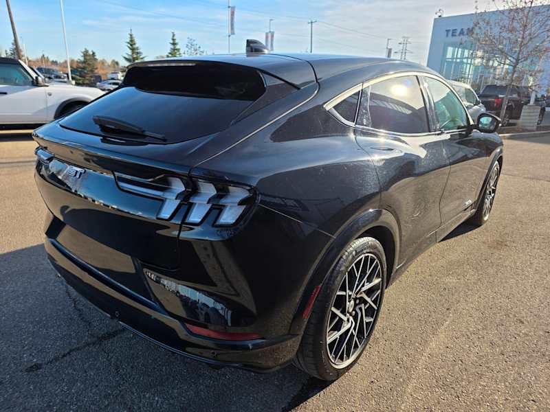 2022 Ford Mustang Mach-E