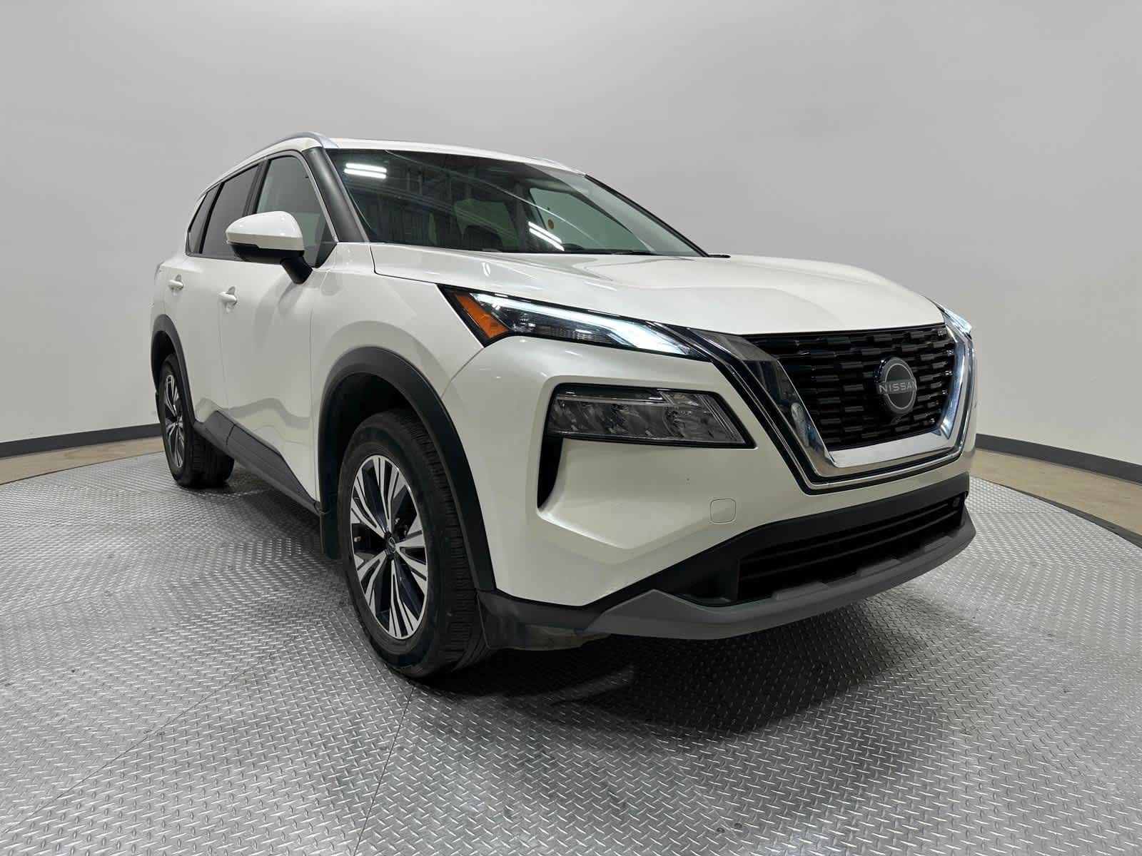 2023 Nissan Rogue SV Moonroof