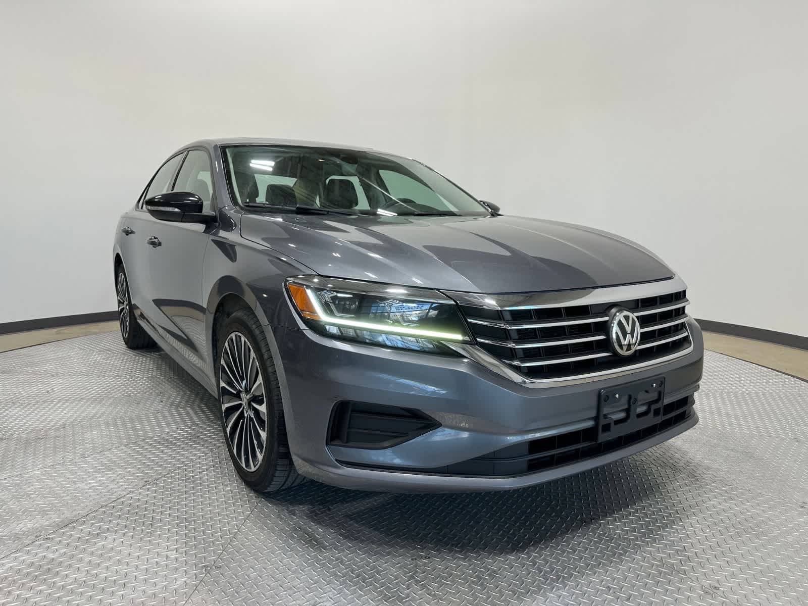 2022 Volkswagen Passat 2.0T Limited Edition