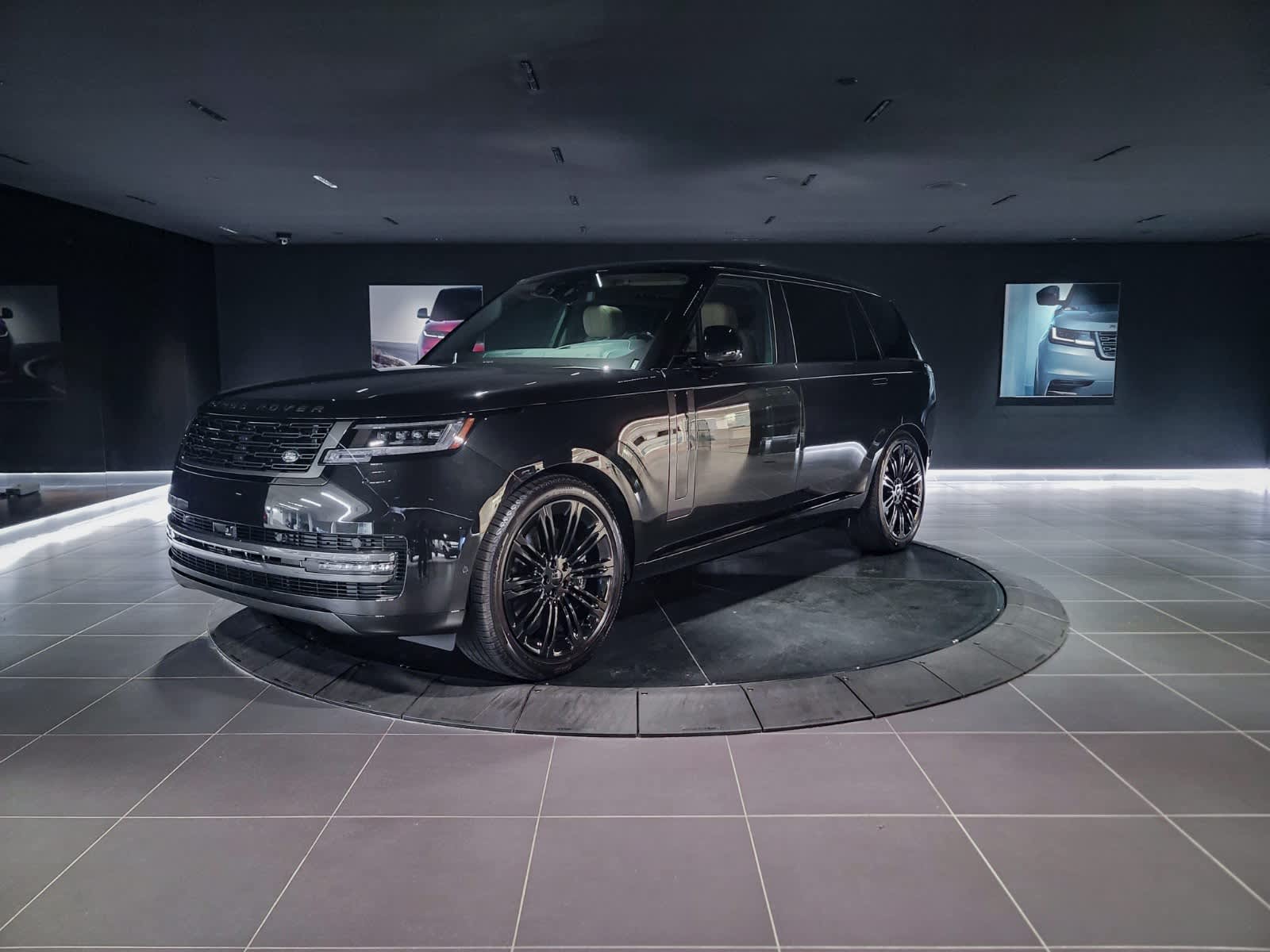 2026 Land Rover Range Rover SE