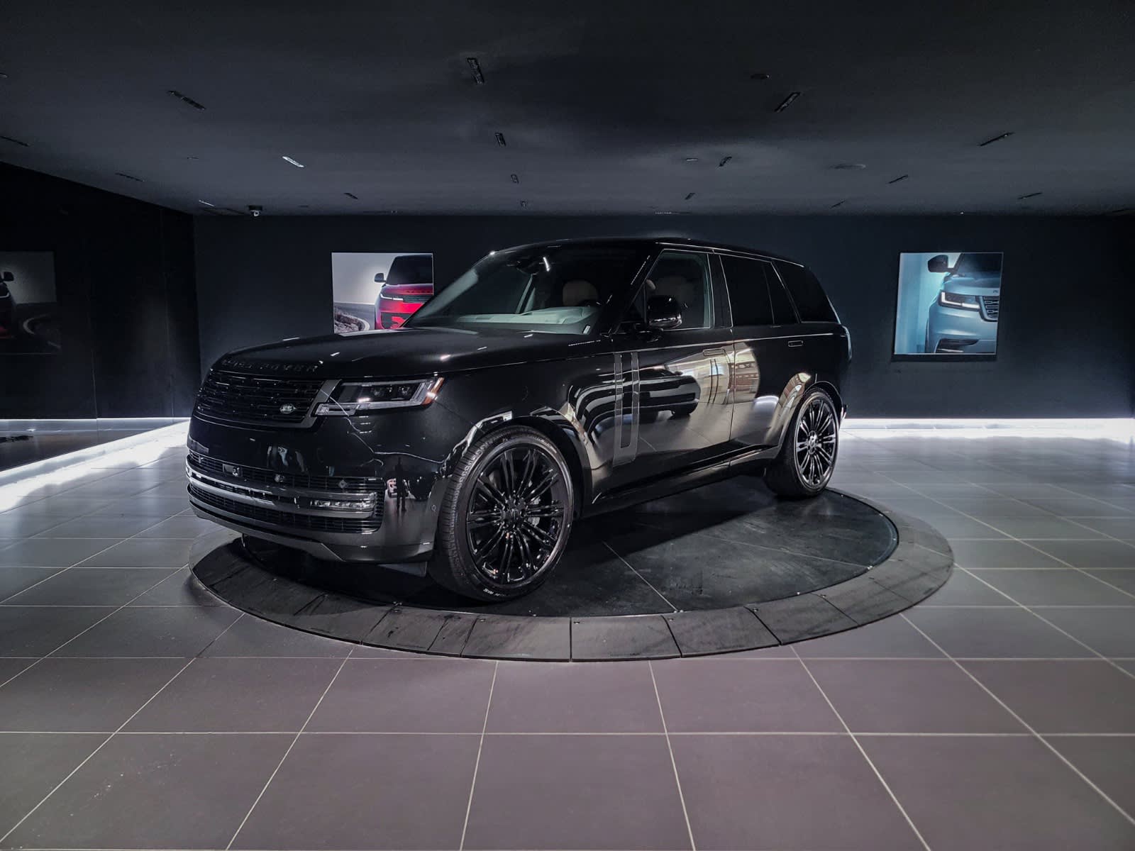 2026 Land Rover Range Rover SE