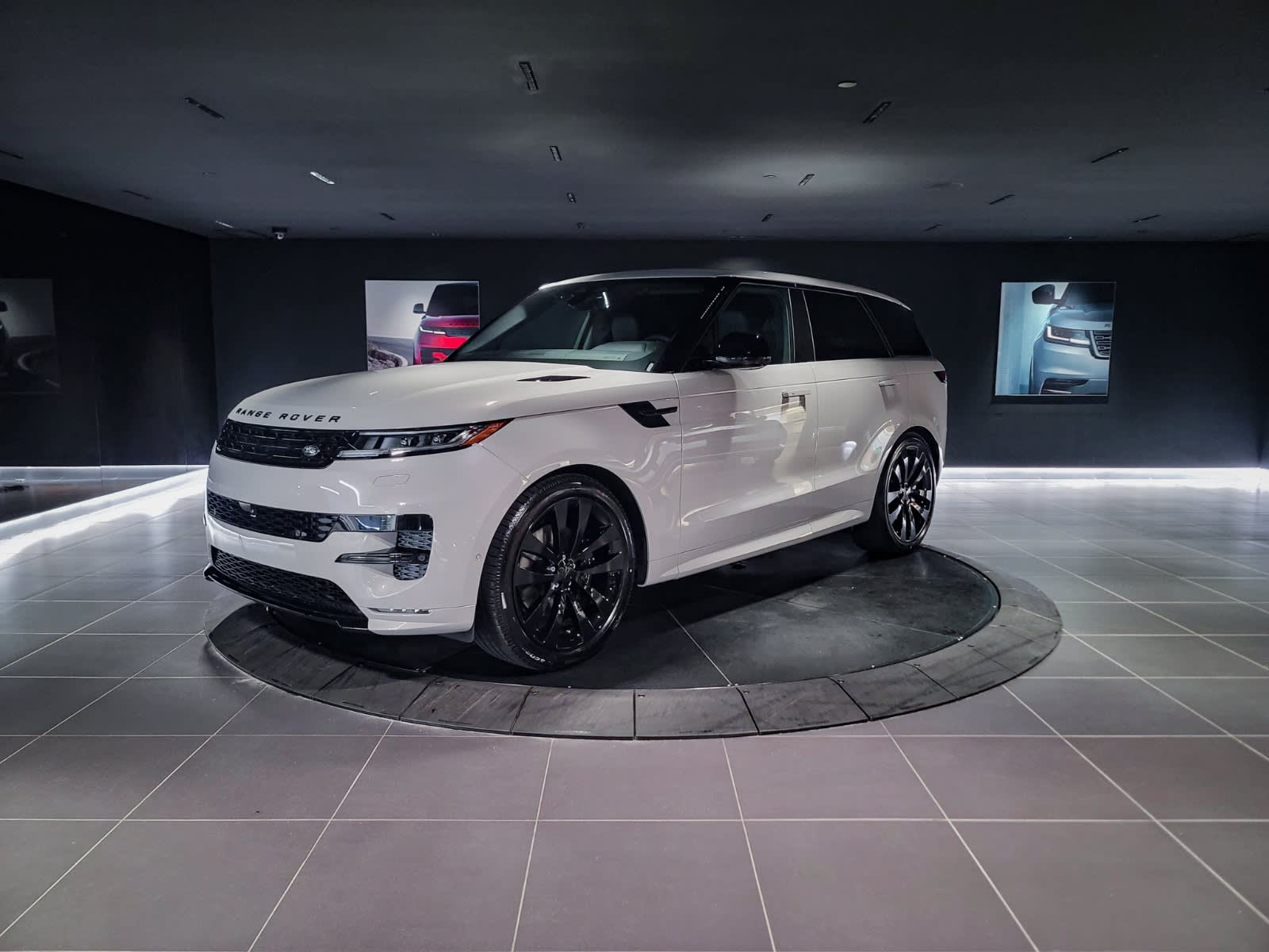 2026 Land Rover Range Rover Sport Dynamic SE
