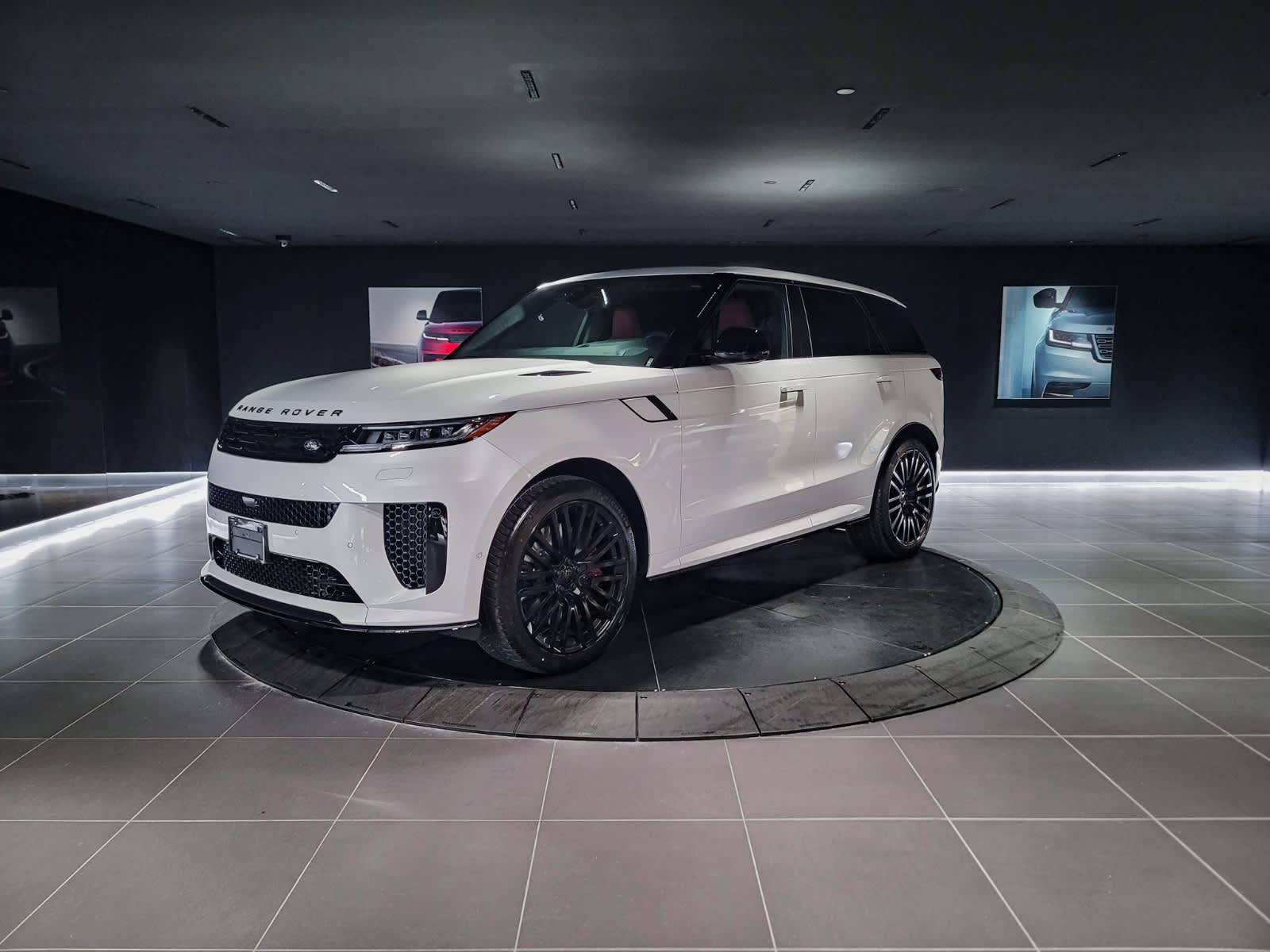 2026 Land Rover Range Rover Sport SV