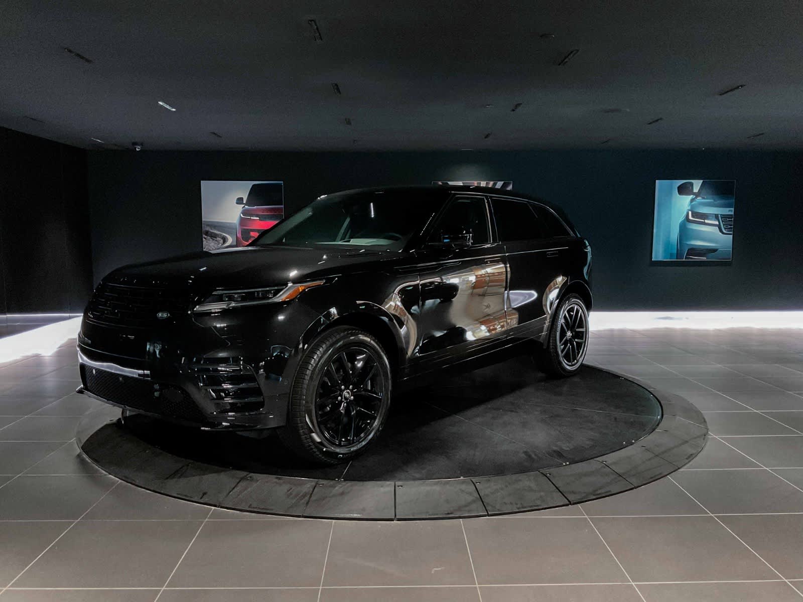 2026 Land Rover Range Rover Velar Dynamic SE