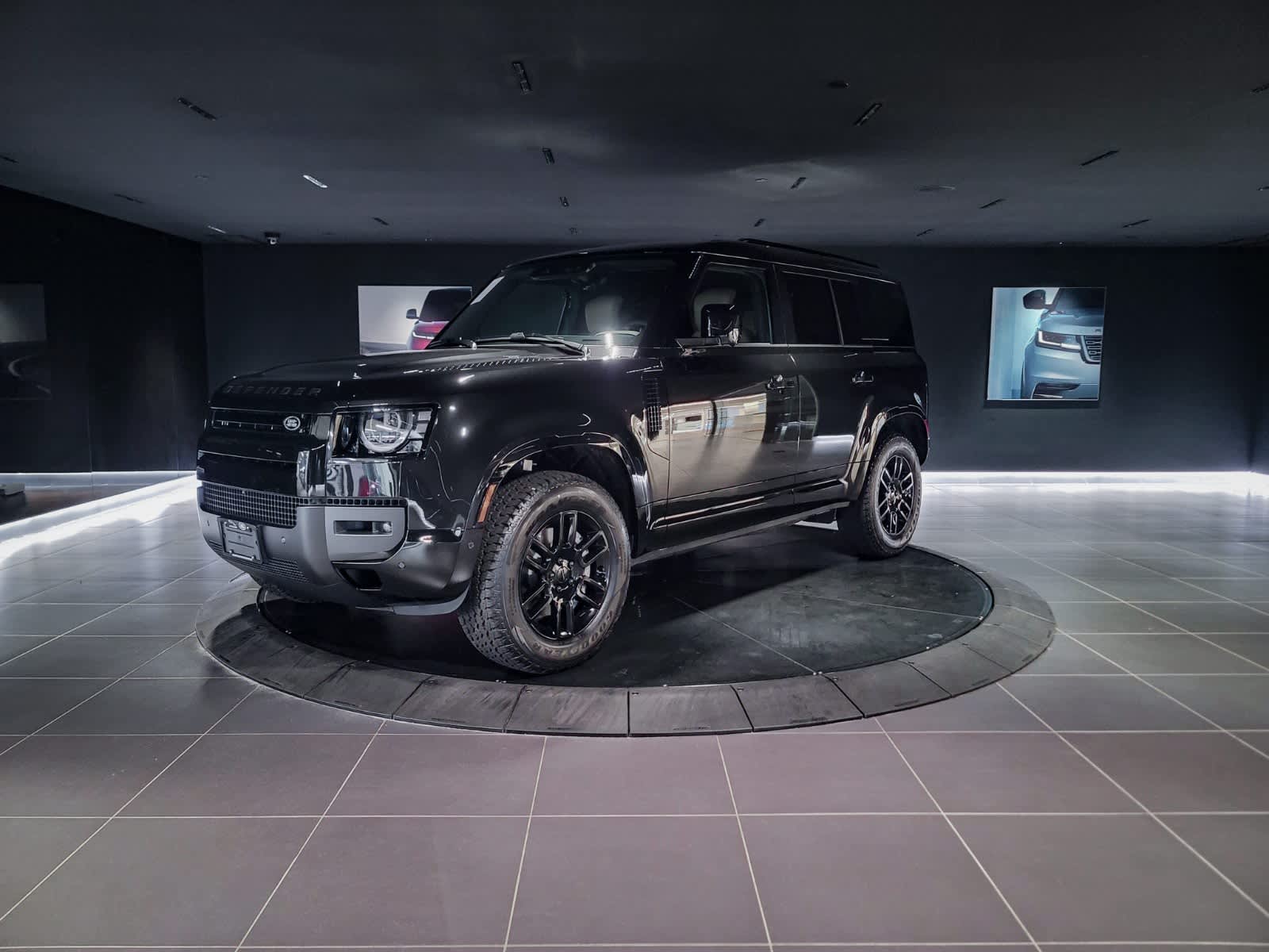 2026 Land Rover Defender X-Dynamic SE