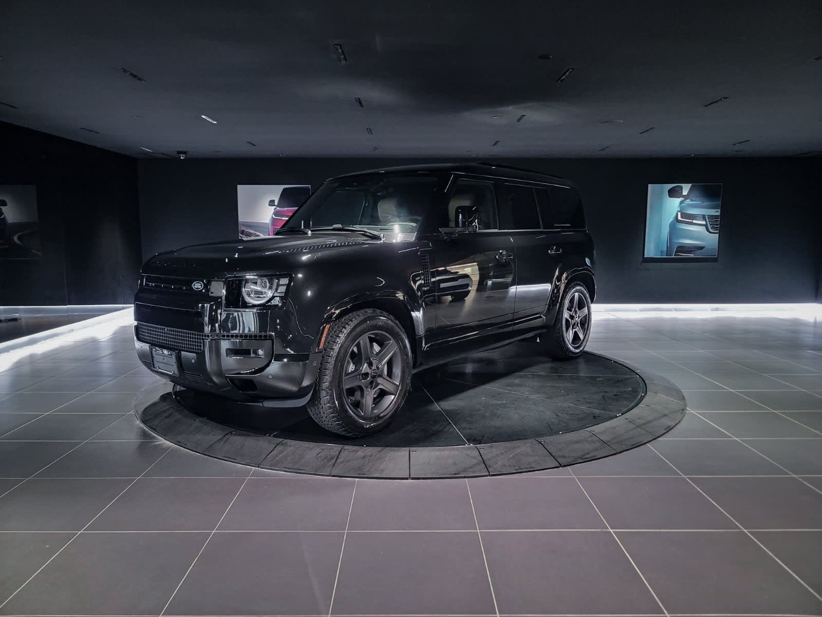 2026 Land Rover Defender X-Dynamic SE