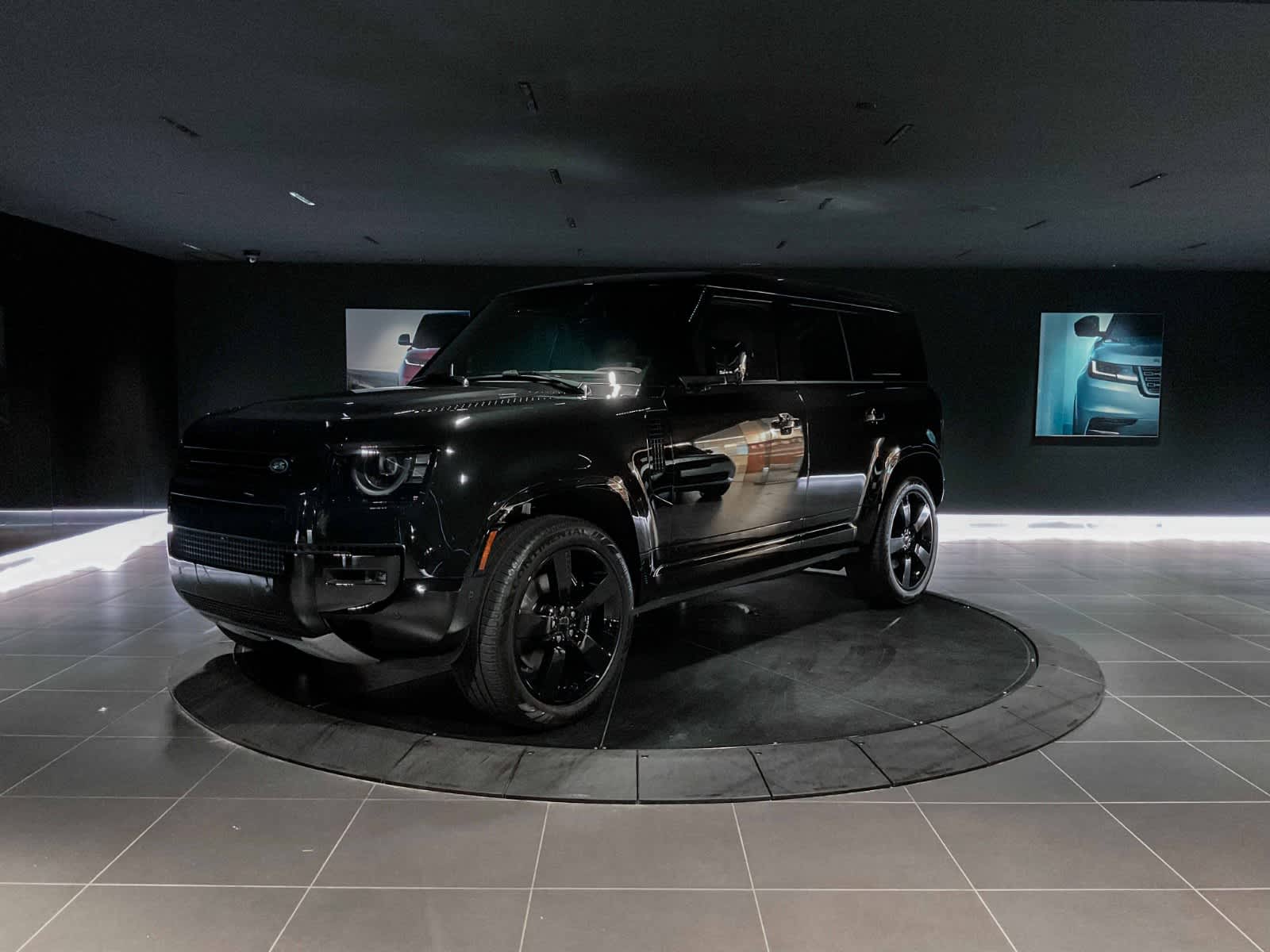 2026 Land Rover Defender V8