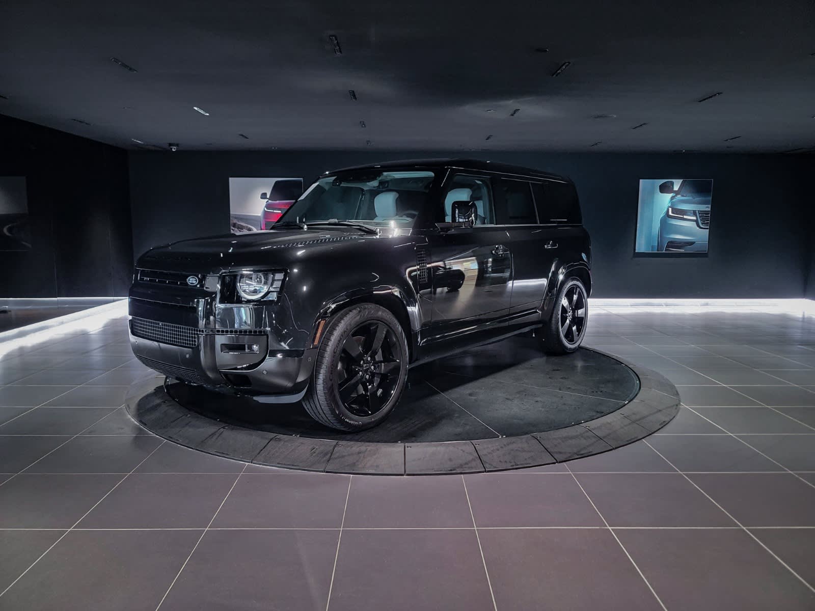 2026 Land Rover Defender X-Dynamic SE