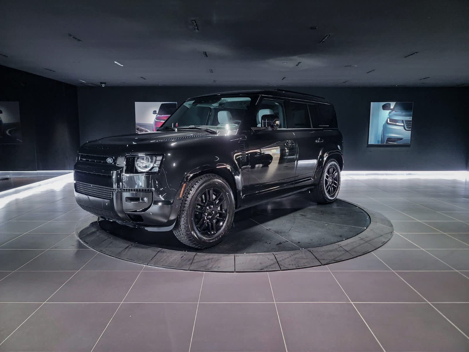 2026 Land Rover Defender X-Dynamic SE