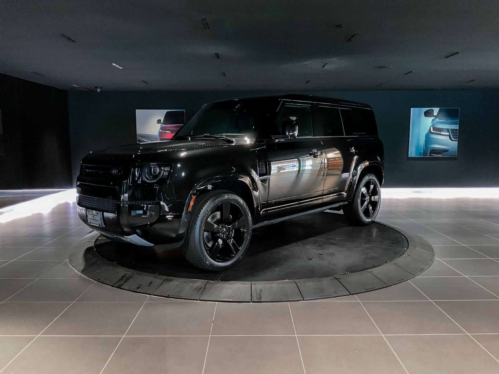 2026 Land Rover Defender V8