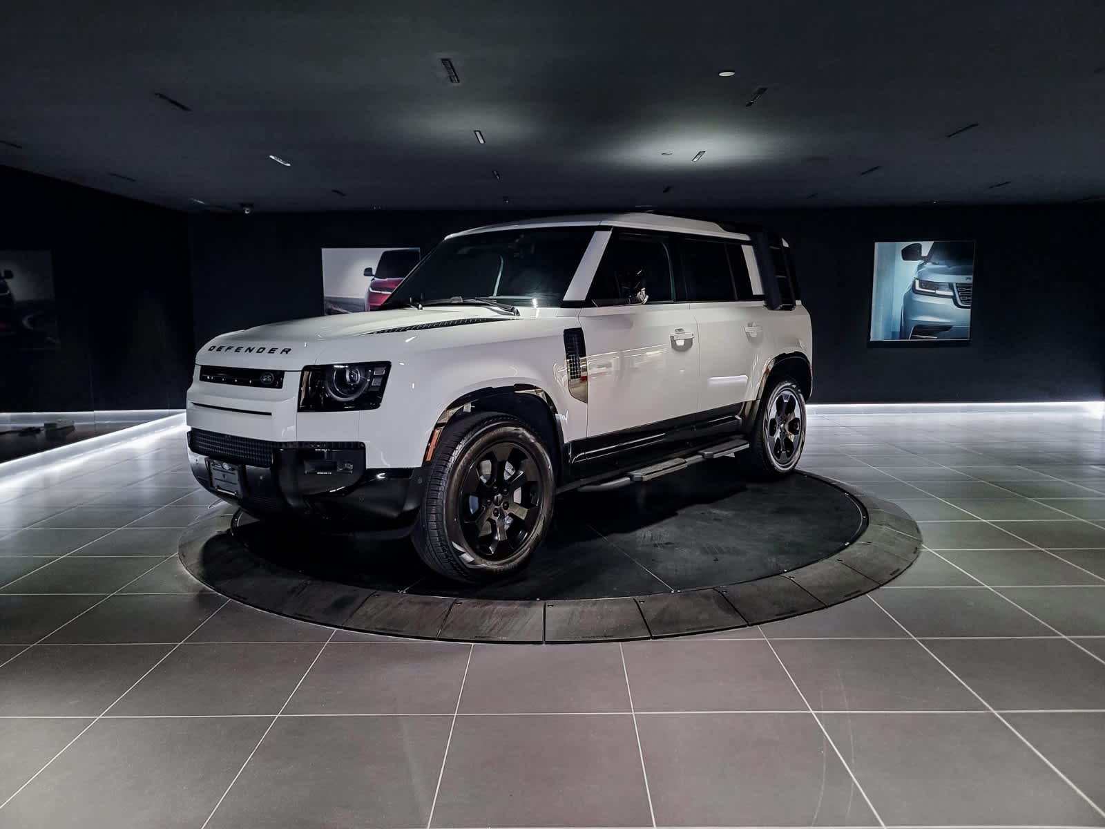 2026 Land Rover Defender X-Dynamic SE