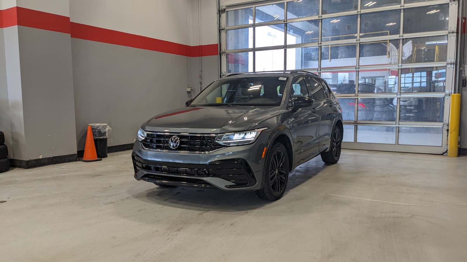 2022 Volkswagen Tiguan Comfortline R-Line Black Edition