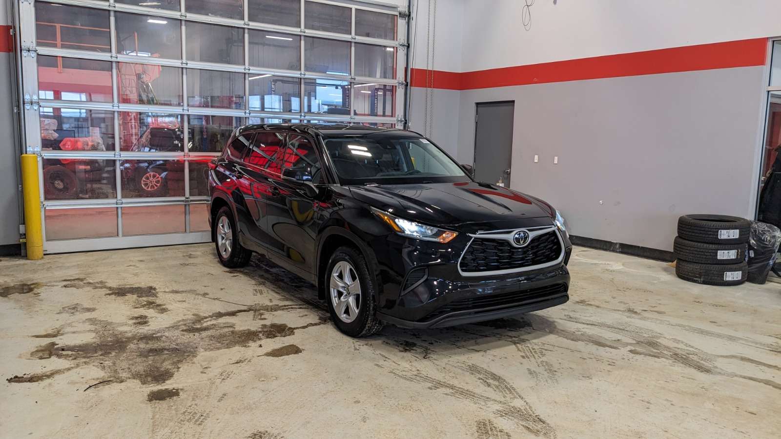 2022 Toyota Highlander LE