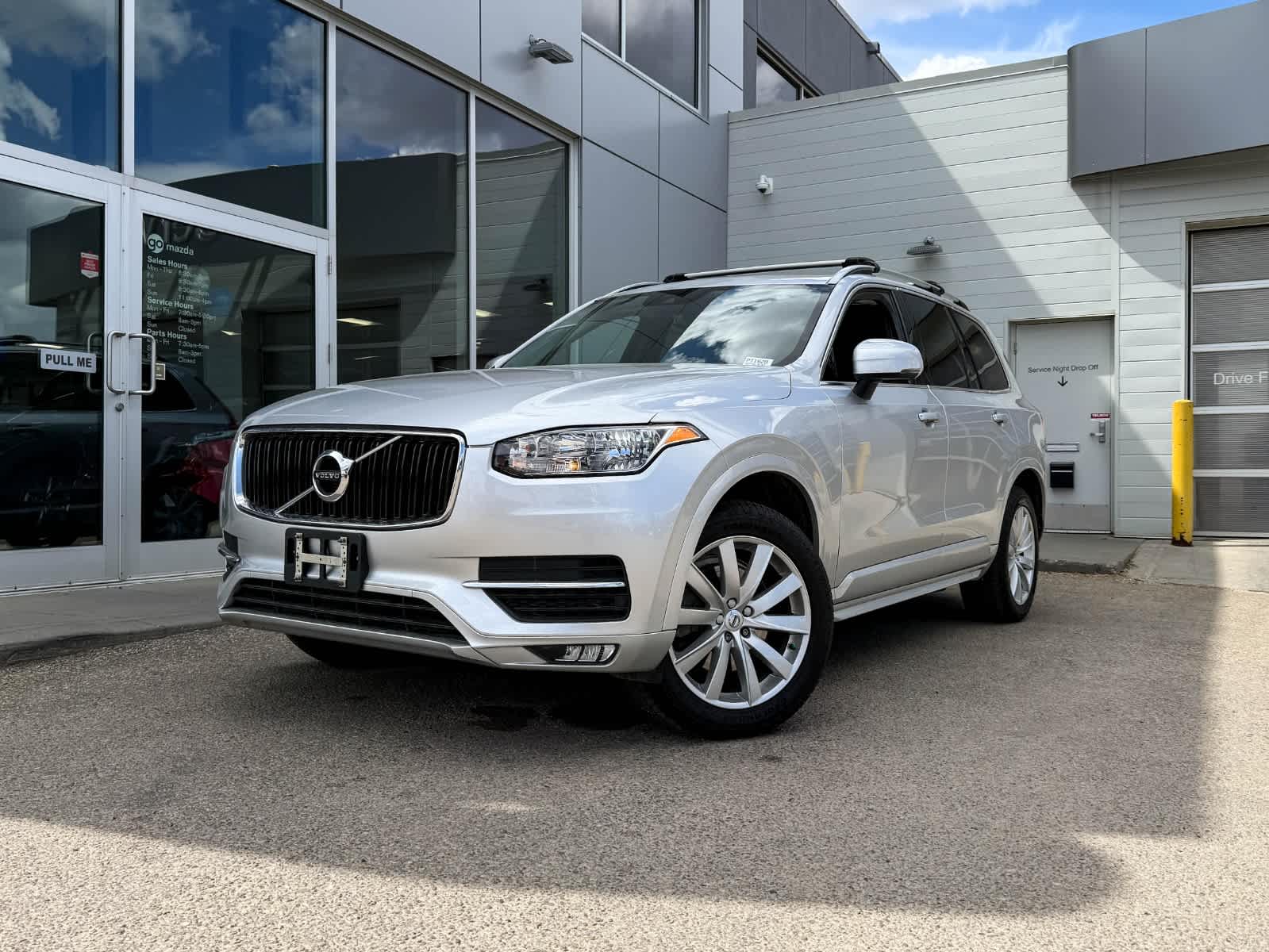2016 Volvo XC90 T6 Momentum