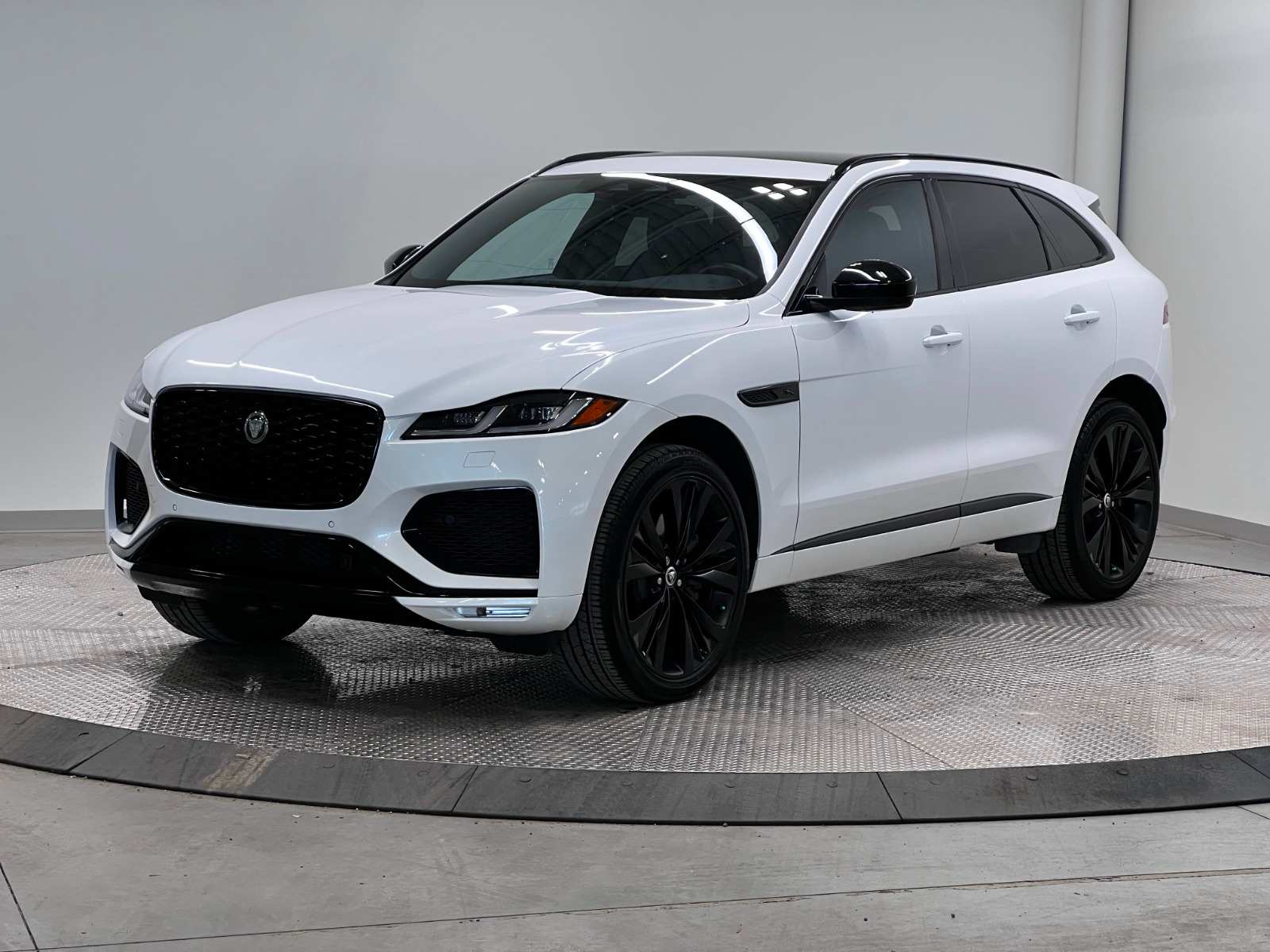 2024 Jaguar F-PACE R-Dynamic S