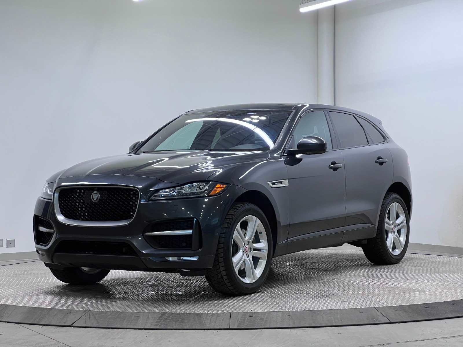 2017 Jaguar F-PACE 35t R-Sport