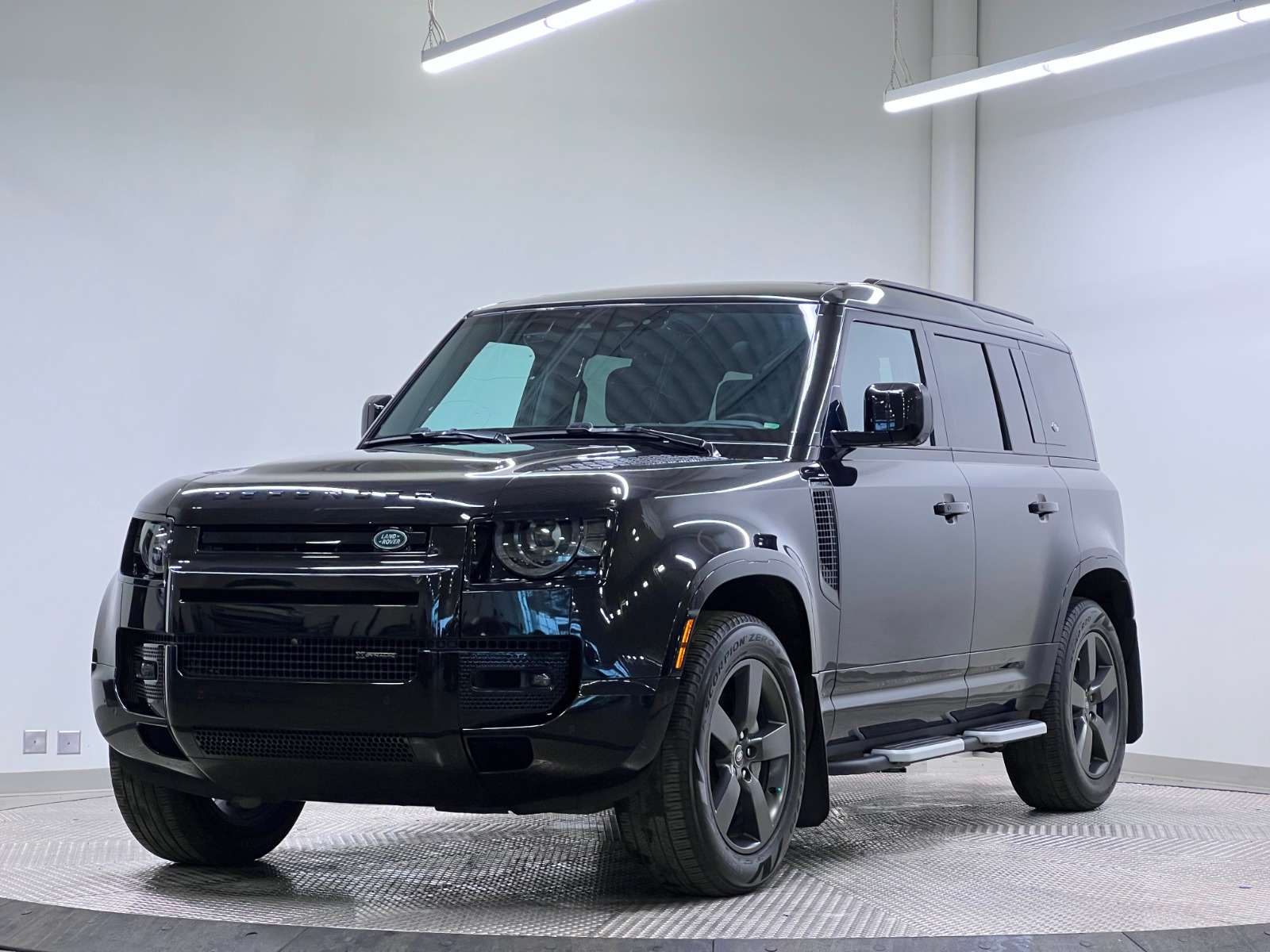 2023 Land Rover Defender X-Dynamic SE