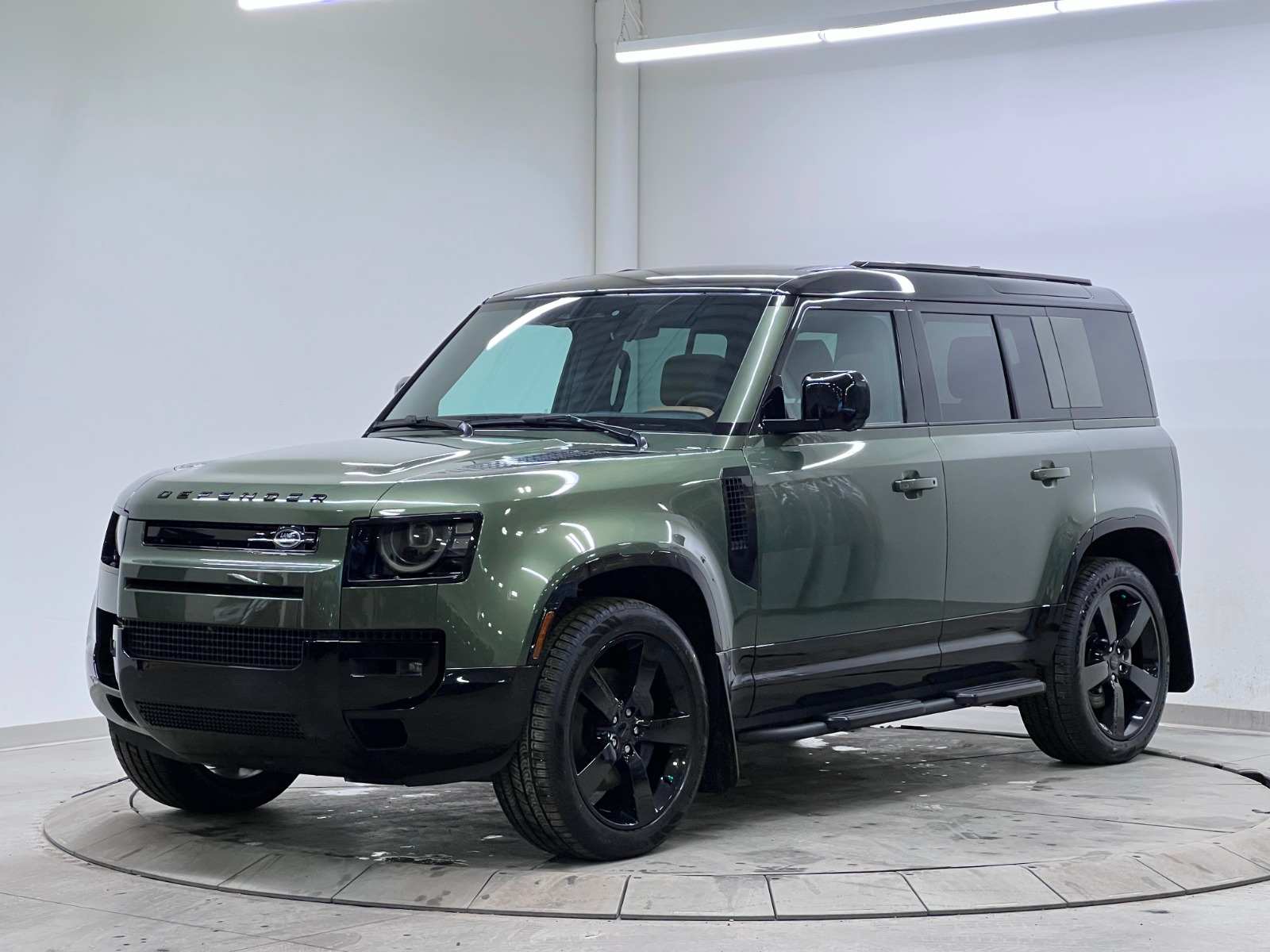 2026 Land Rover Defender X-Dynamic SE