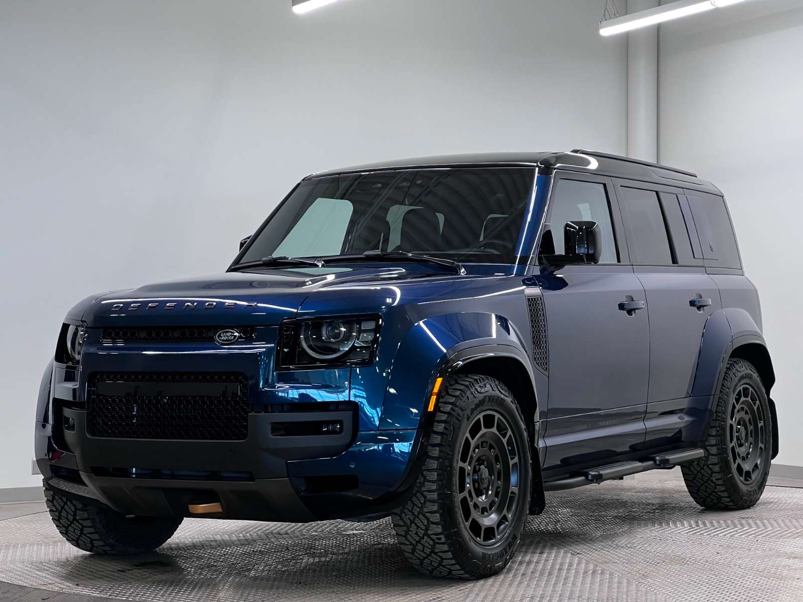 2026 Land Rover Defender OCTA