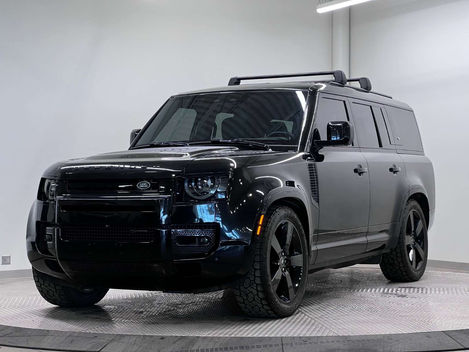 2023 Land Rover Defender X-Dynamic SE