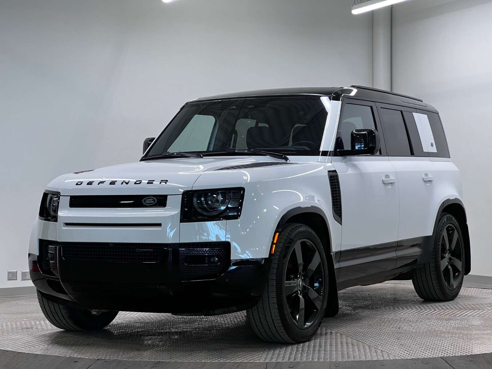 2022 Land Rover Defender X-Dynamic SE