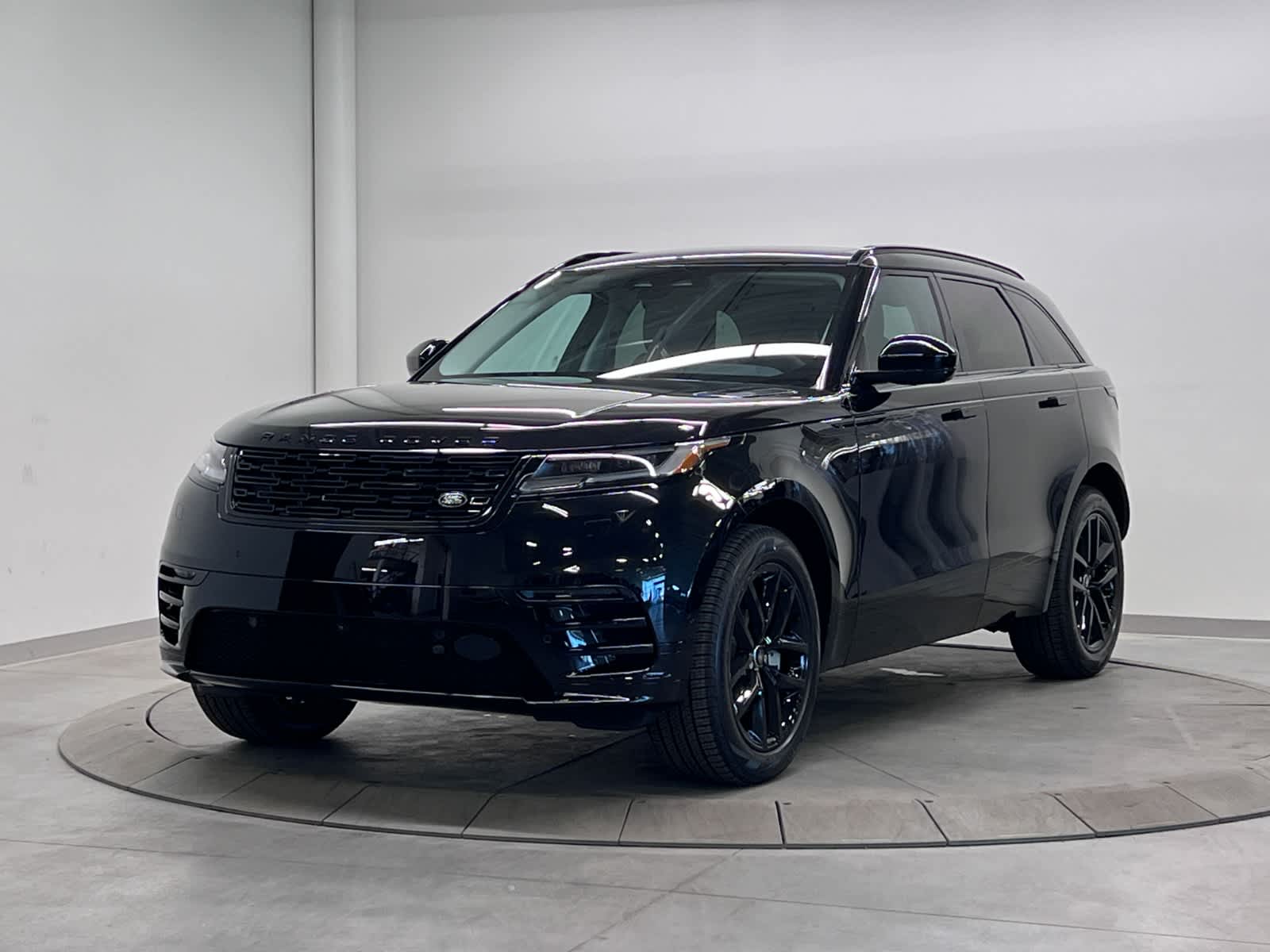 2026 Land Rover Range Rover Velar Dynamic SE