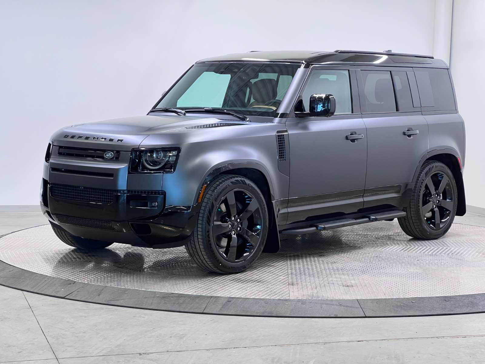 2026 Land Rover Defender X-Dynamic SE